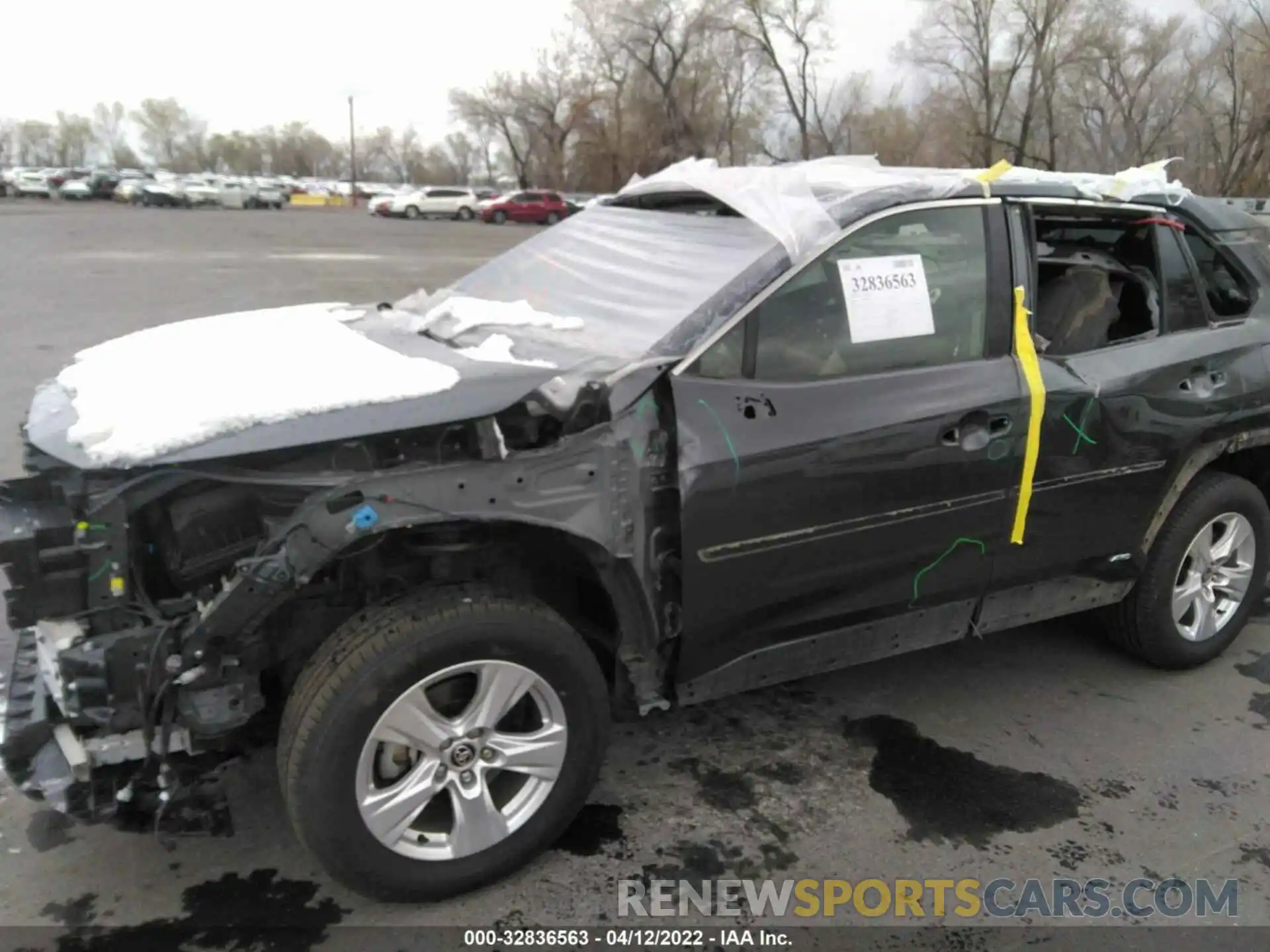 6 Photograph of a damaged car JTMRWRFV4LD053830 TOYOTA RAV4 2020