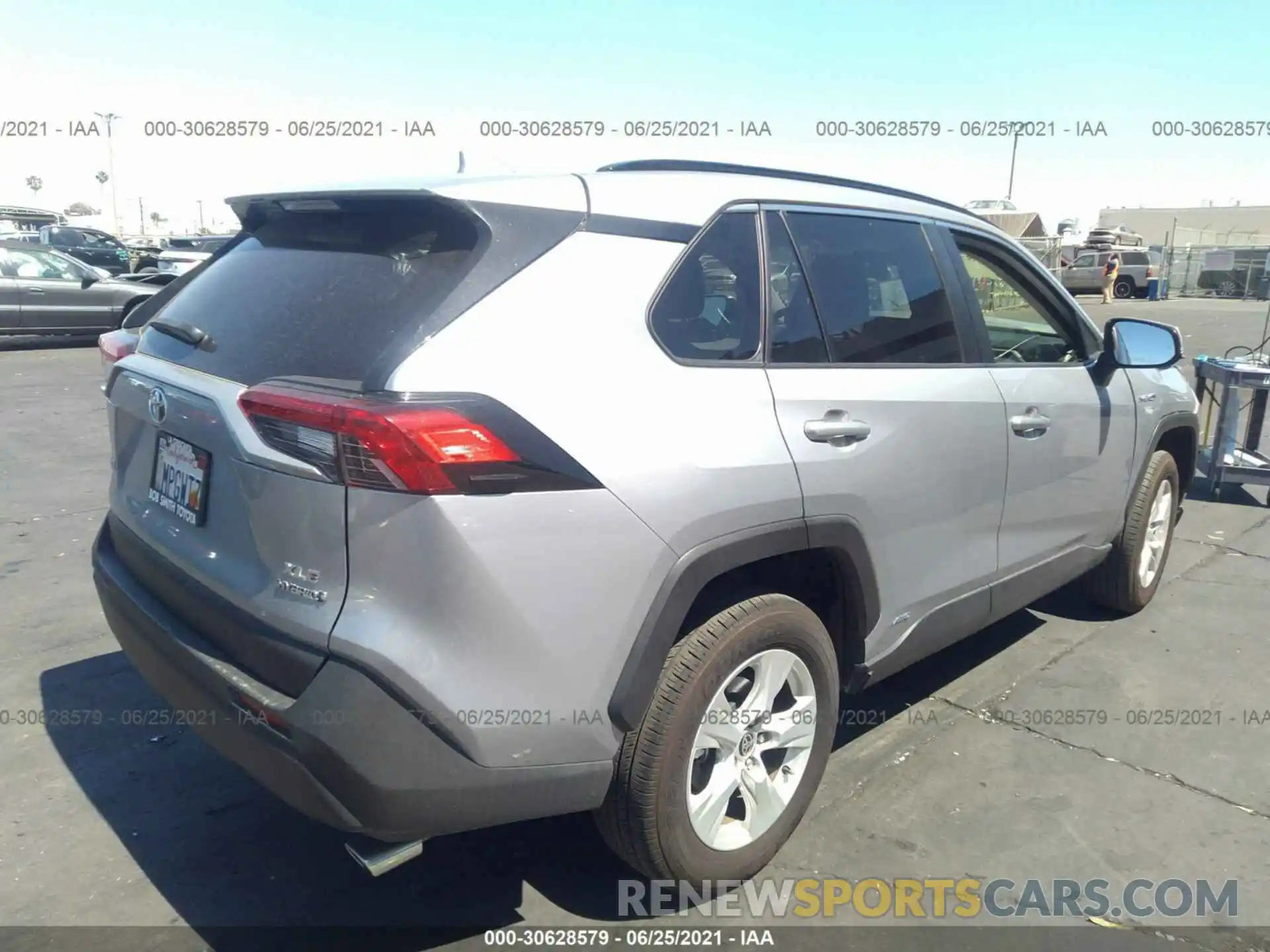 4 Фотография поврежденного автомобиля JTMRWRFV4LD072541 TOYOTA RAV4 2020