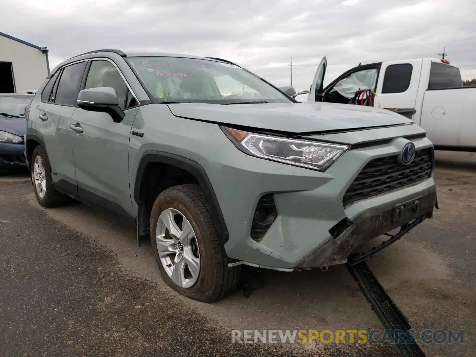 1 Photograph of a damaged car JTMRWRFV4LD535374 TOYOTA RAV4 2020