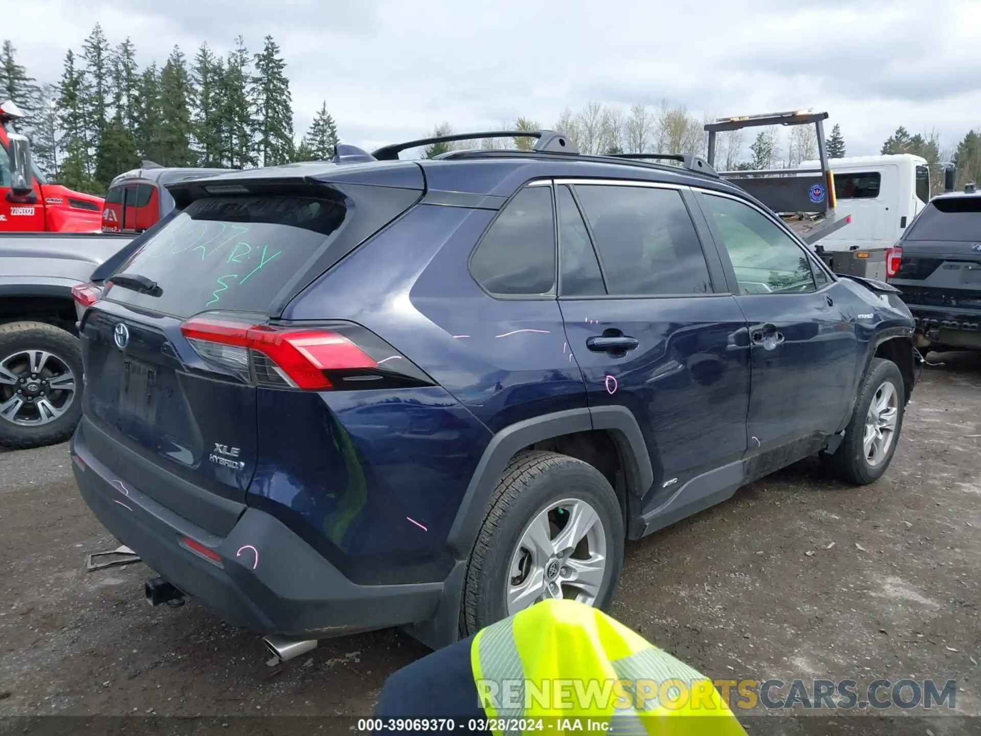 4 Photograph of a damaged car JTMRWRFV4LD544012 TOYOTA RAV4 2020