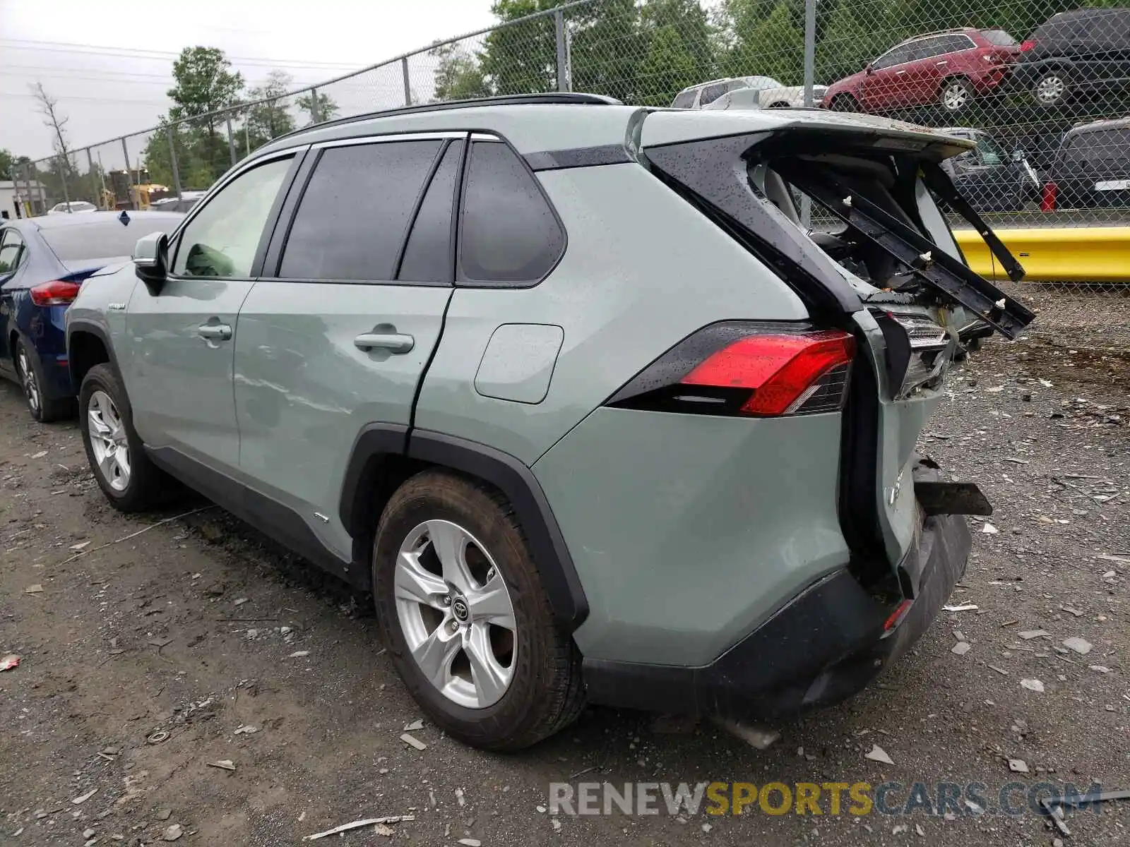 3 Photograph of a damaged car JTMRWRFV4LJ031439 TOYOTA RAV4 2020