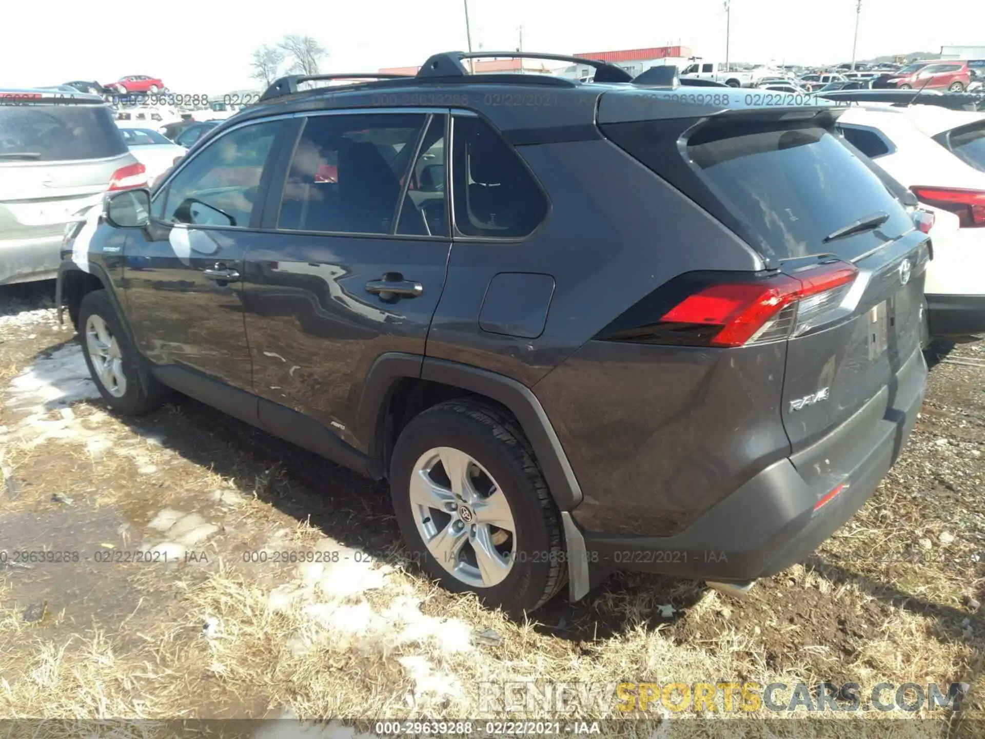 3 Фотография поврежденного автомобиля JTMRWRFV4LJ048418 TOYOTA RAV4 2020