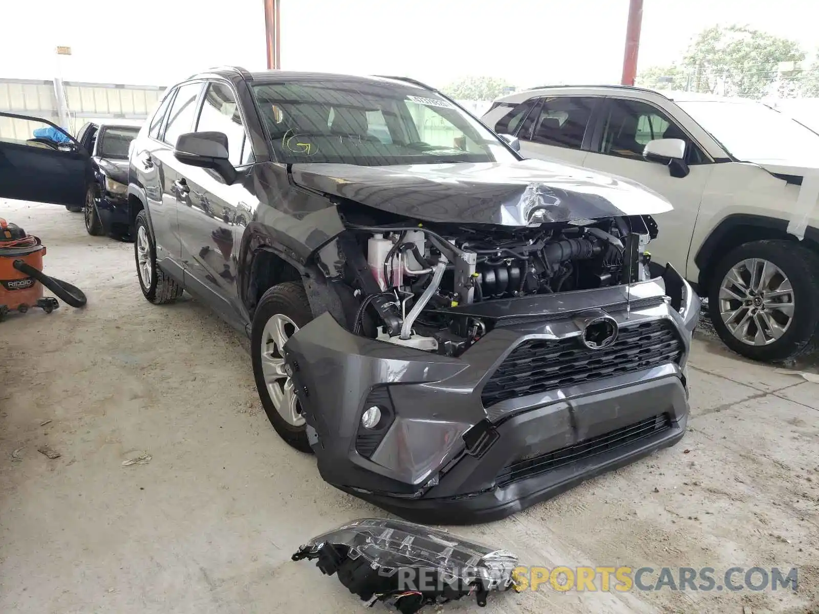 1 Photograph of a damaged car JTMRWRFV5LD063590 TOYOTA RAV4 2020