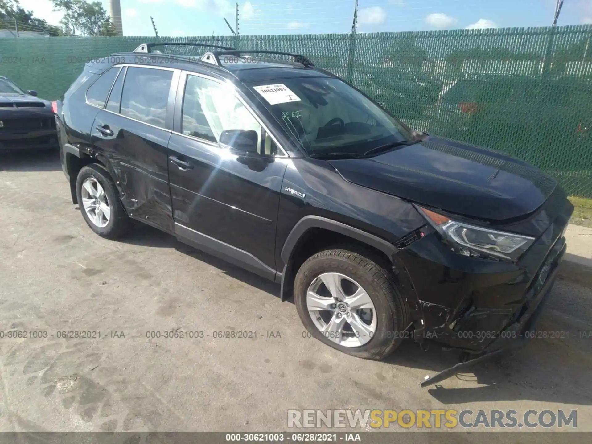 1 Photograph of a damaged car JTMRWRFV5LD068739 TOYOTA RAV4 2020