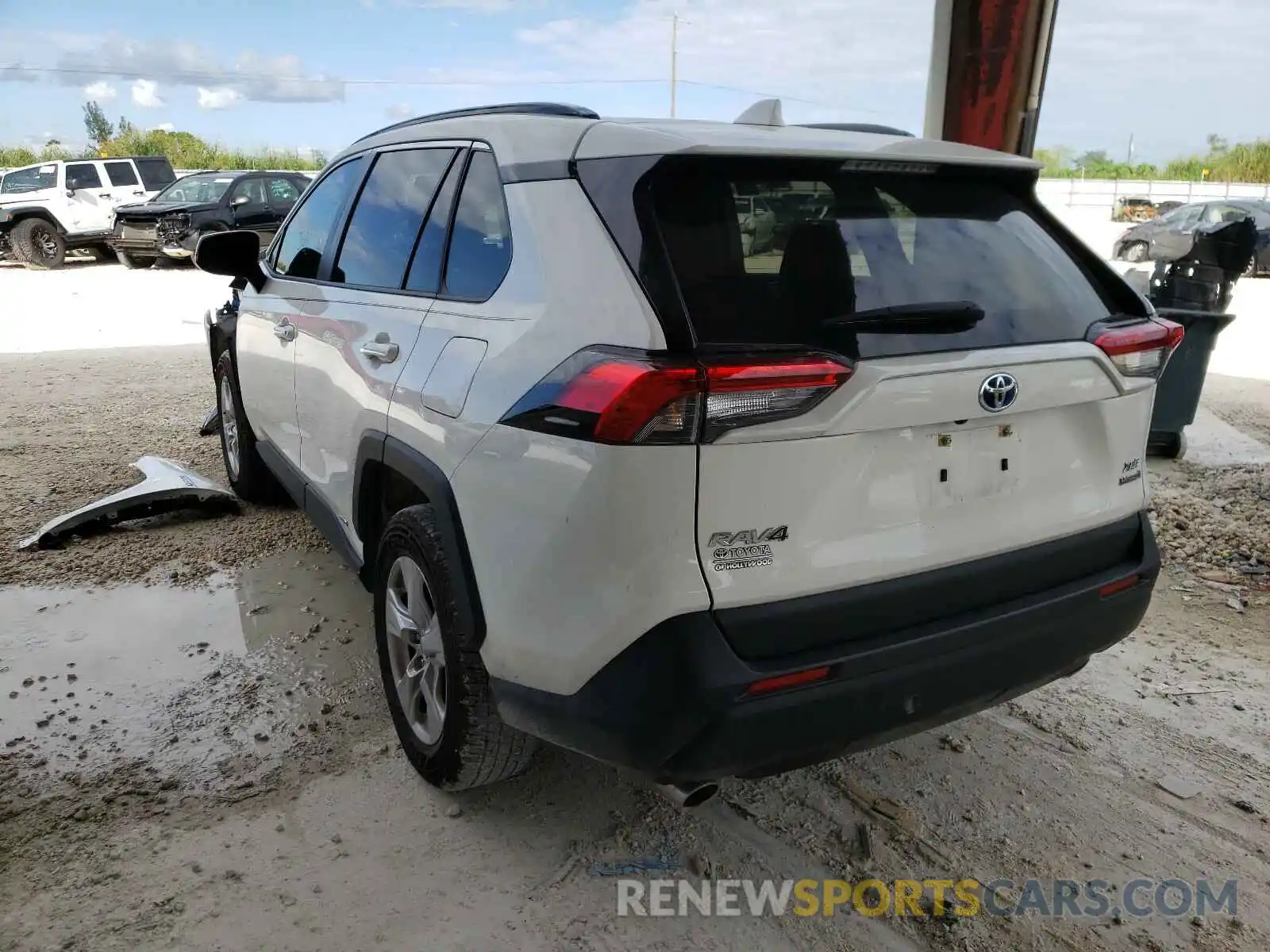 3 Photograph of a damaged car JTMRWRFV5LD069342 TOYOTA RAV4 2020