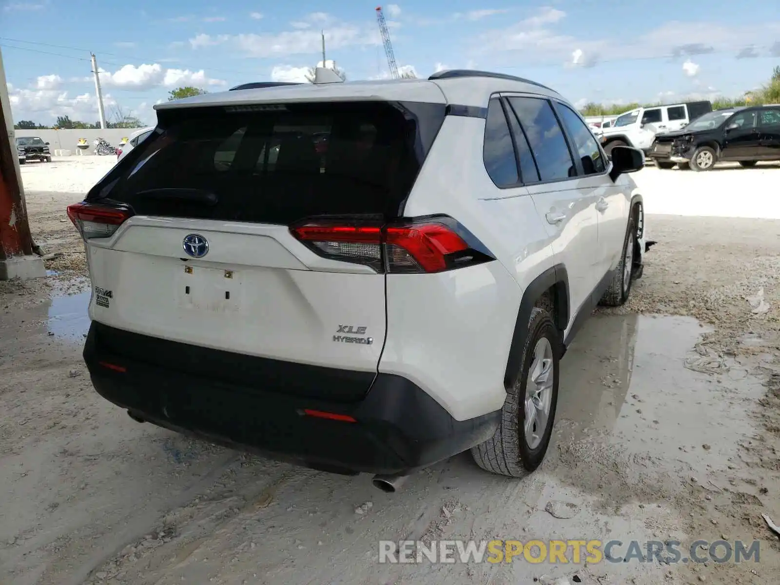 4 Photograph of a damaged car JTMRWRFV5LD069342 TOYOTA RAV4 2020