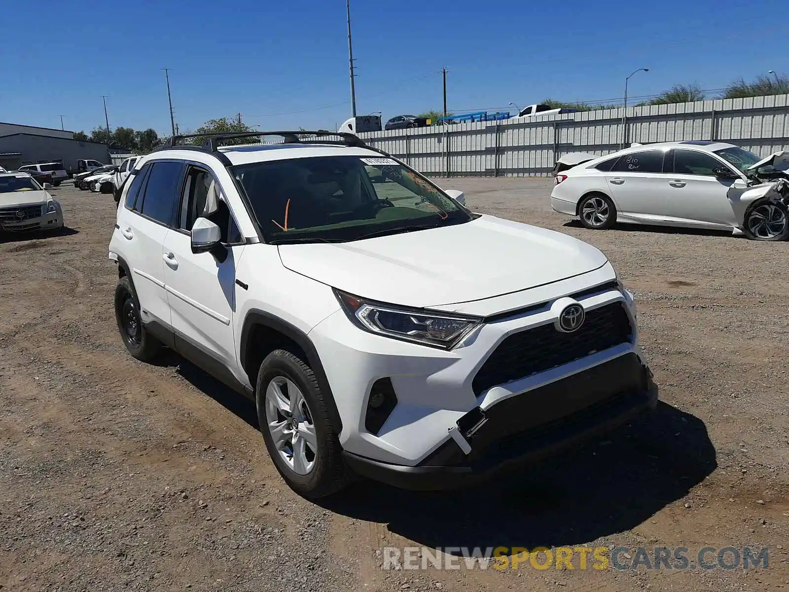 1 Photograph of a damaged car JTMRWRFV5LD073181 TOYOTA RAV4 2020