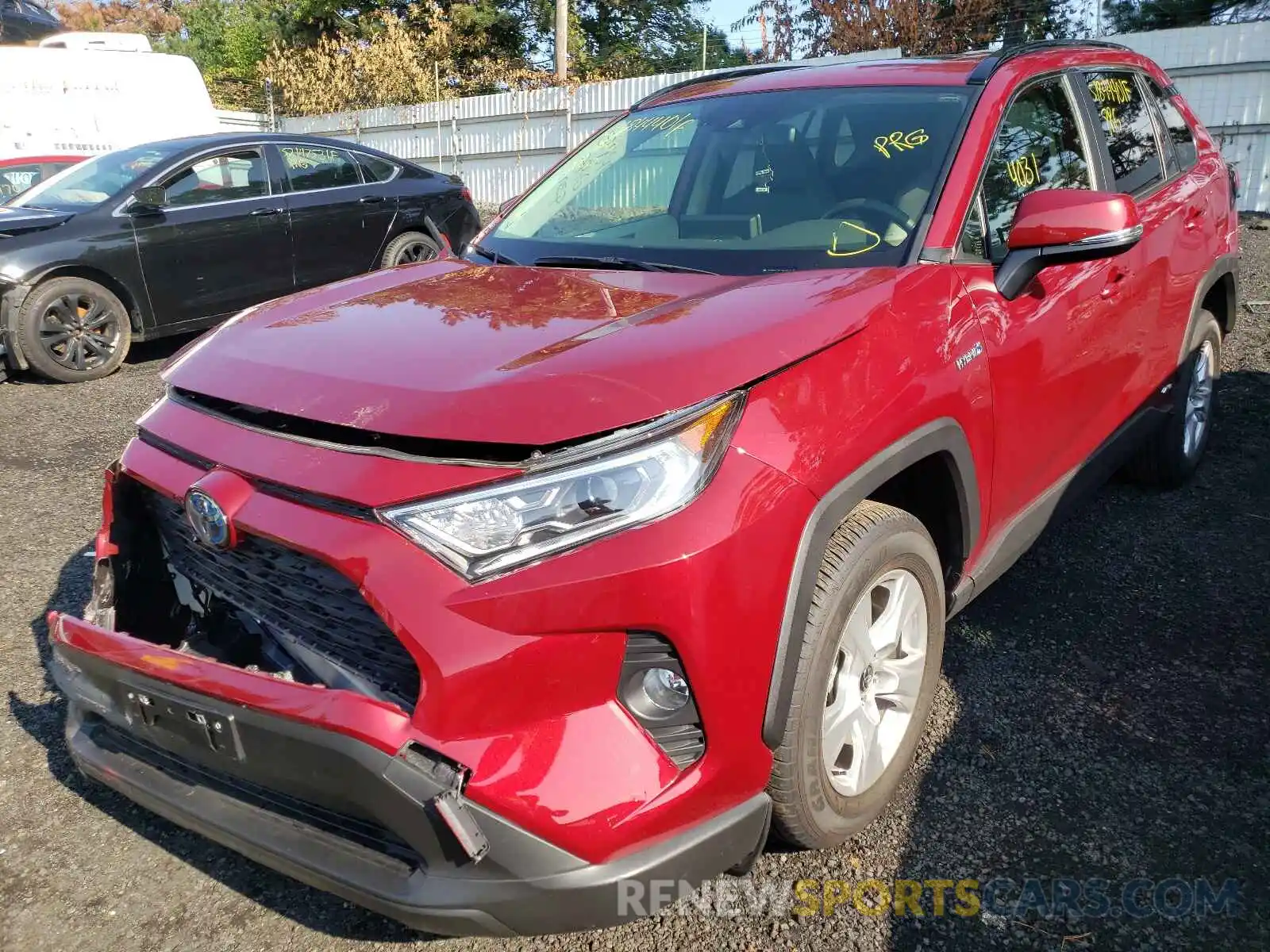 2 Photograph of a damaged car JTMRWRFV5LD547677 TOYOTA RAV4 2020