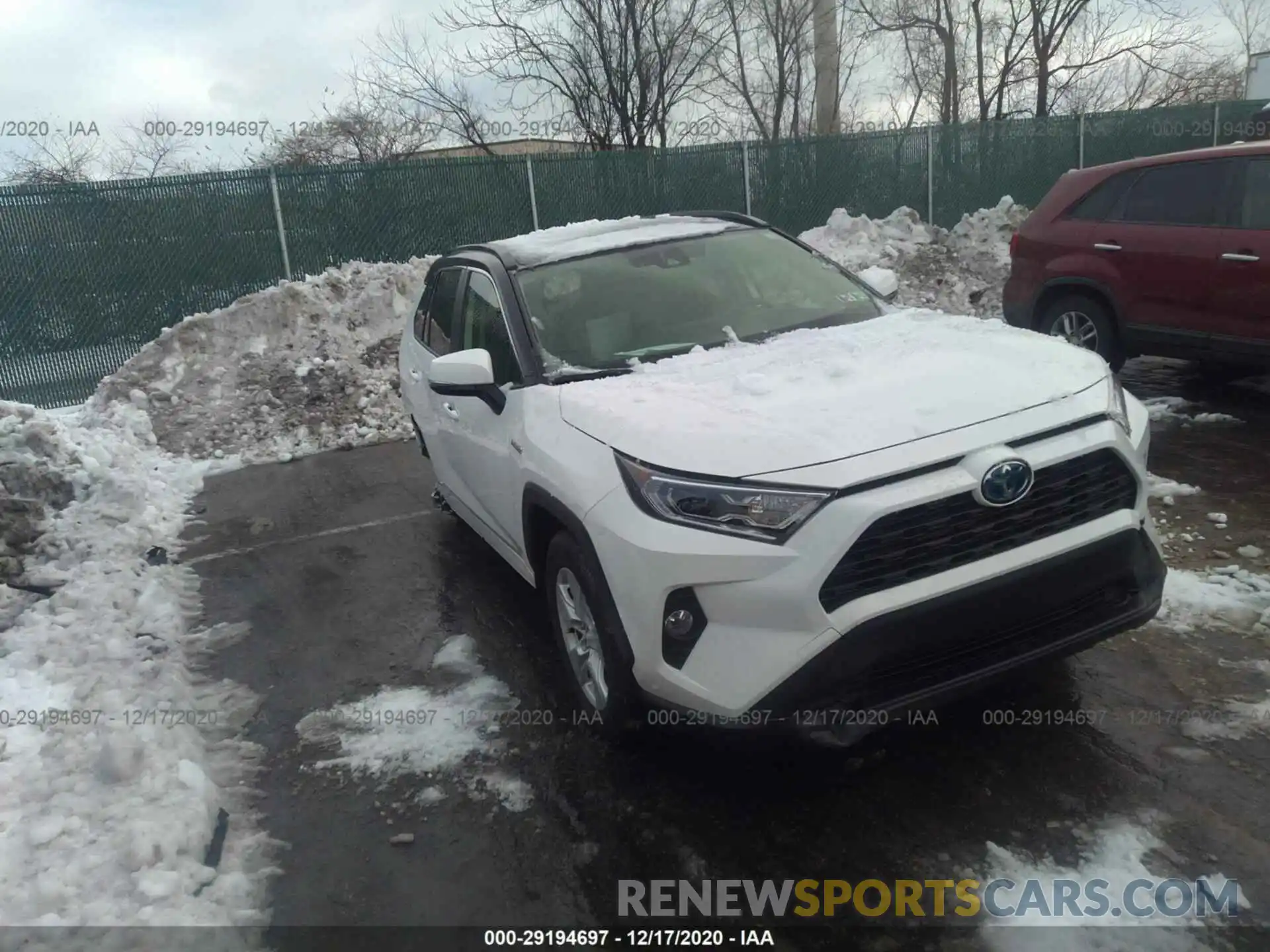 1 Photograph of a damaged car JTMRWRFV5LD551311 TOYOTA RAV4 2020