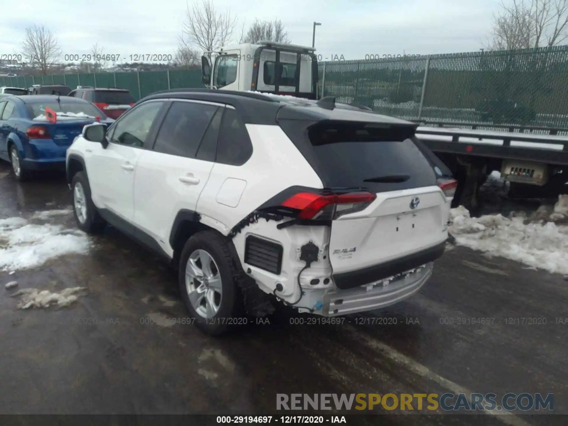 3 Фотография поврежденного автомобиля JTMRWRFV5LD551311 TOYOTA RAV4 2020