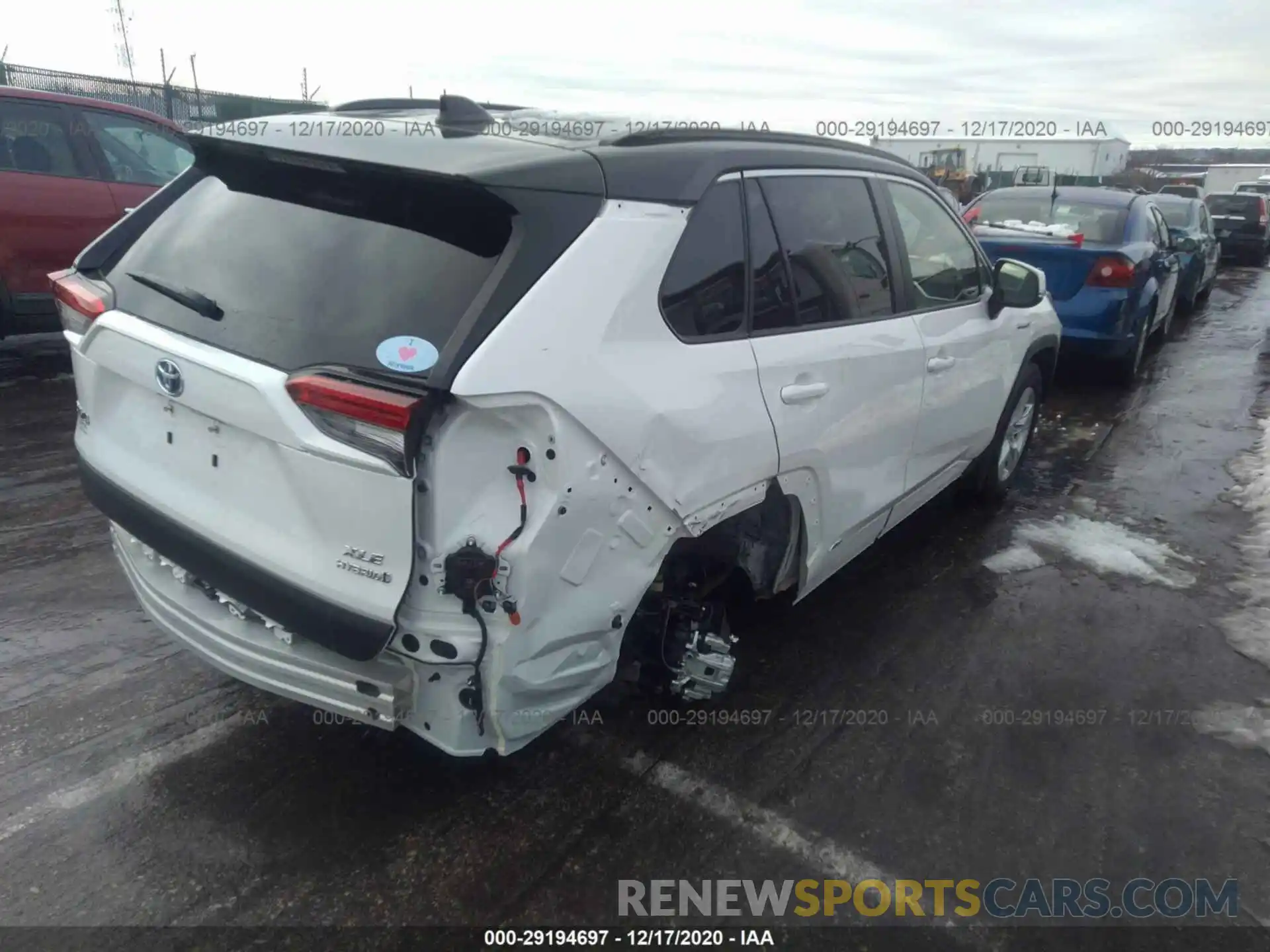 4 Photograph of a damaged car JTMRWRFV5LD551311 TOYOTA RAV4 2020