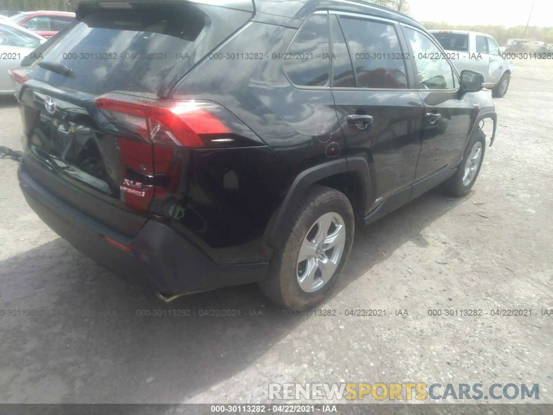 4 Photograph of a damaged car JTMRWRFV5LJ031272 TOYOTA RAV4 2020