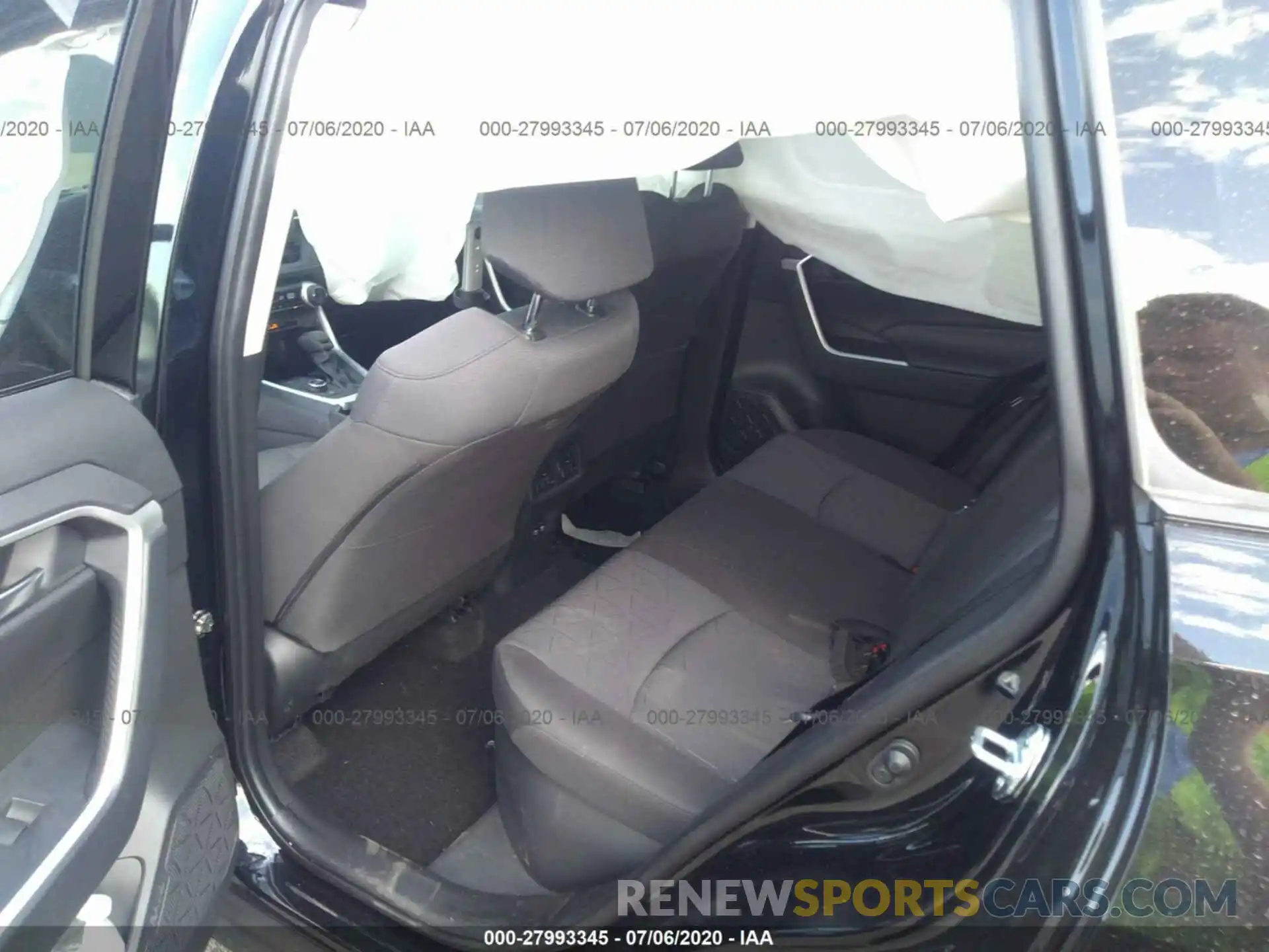 8 Photograph of a damaged car JTMRWRFV6LD061900 TOYOTA RAV4 2020