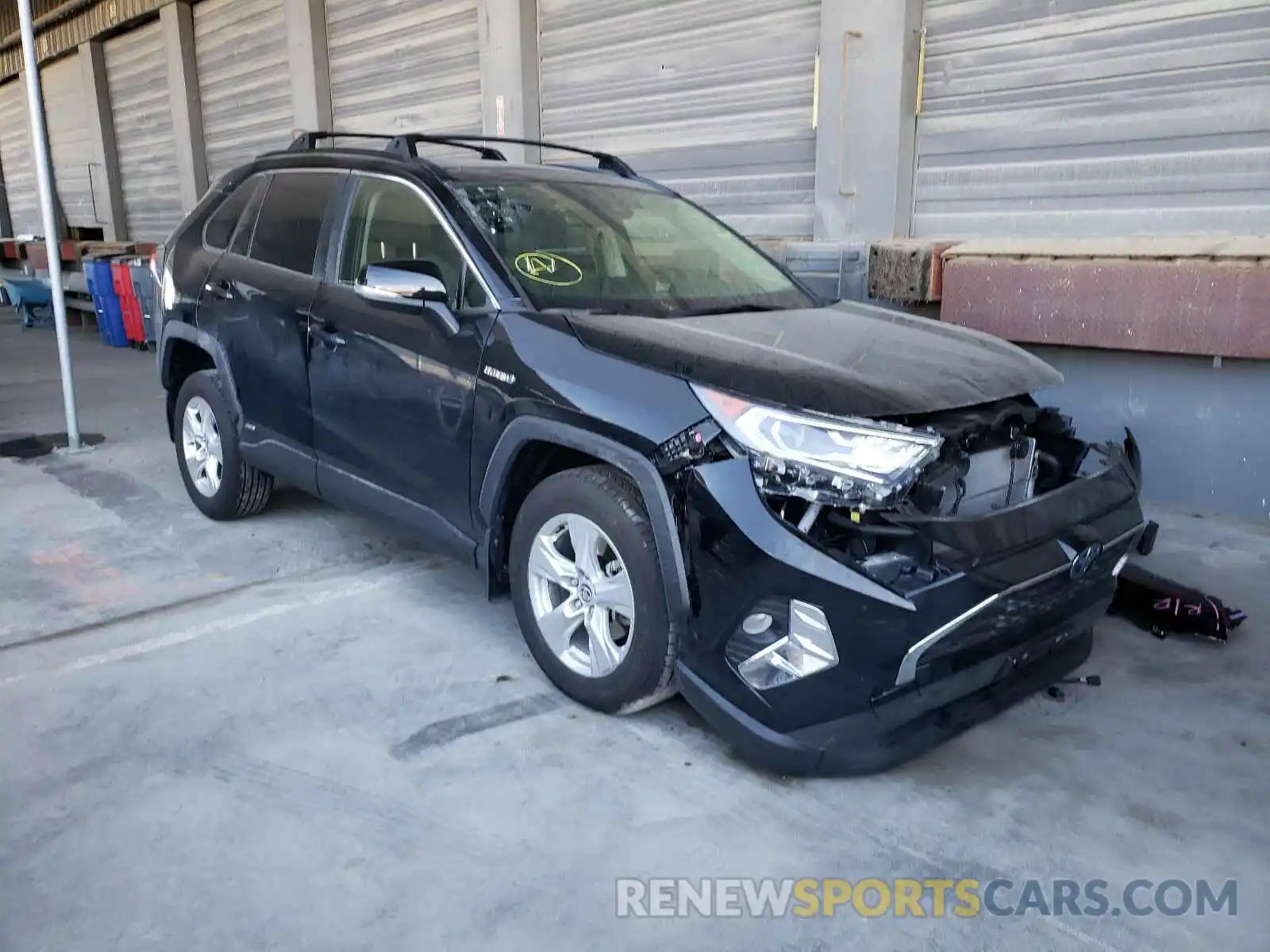 1 Photograph of a damaged car JTMRWRFV6LD071696 TOYOTA RAV4 2020