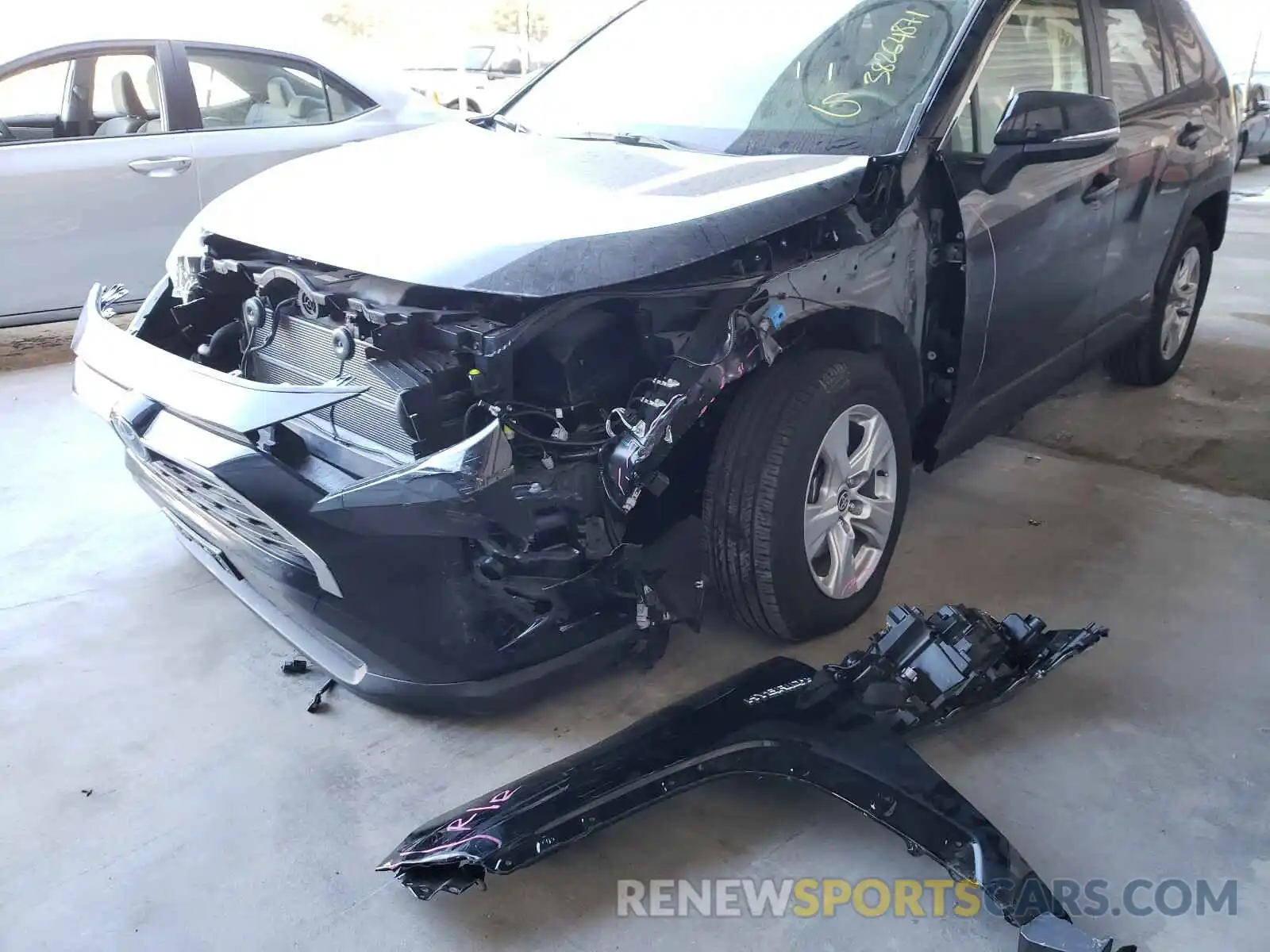 9 Photograph of a damaged car JTMRWRFV6LD071696 TOYOTA RAV4 2020