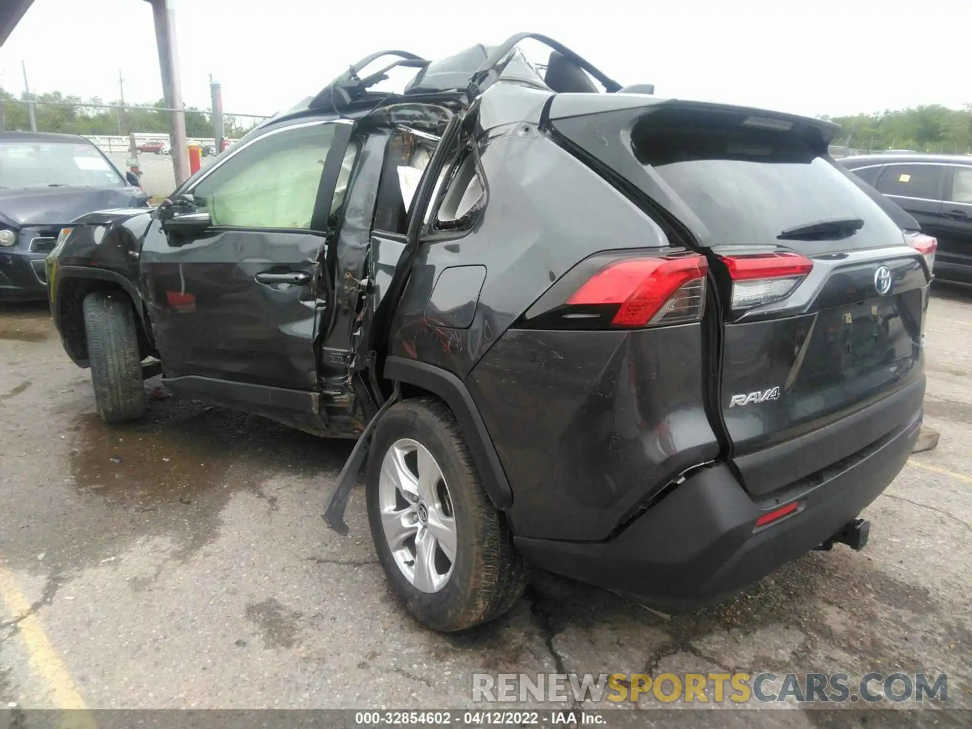 3 Photograph of a damaged car JTMRWRFV7LD059184 TOYOTA RAV4 2020