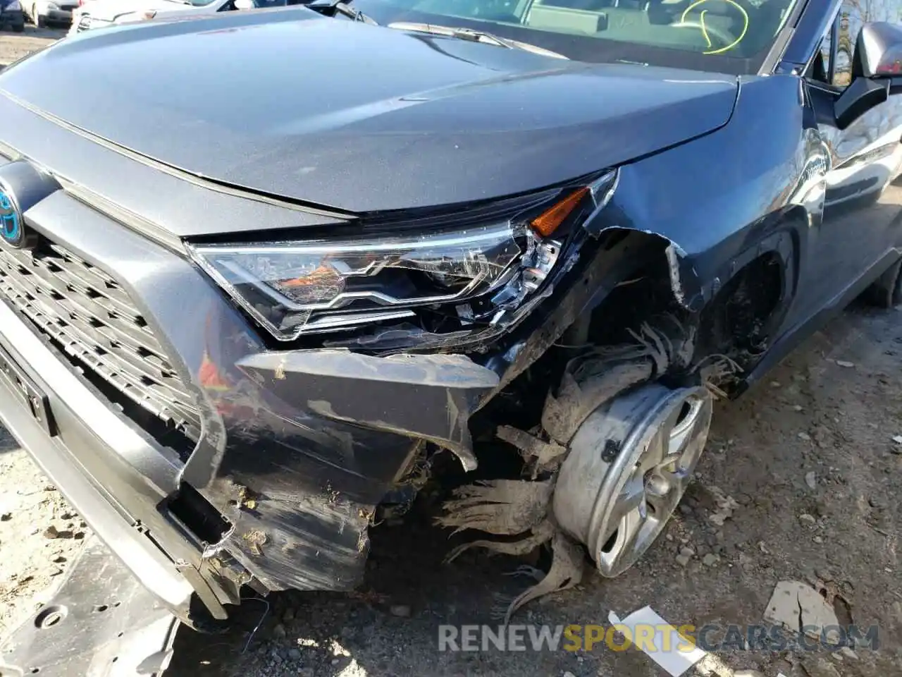 9 Photograph of a damaged car JTMRWRFV7LD537135 TOYOTA RAV4 2020