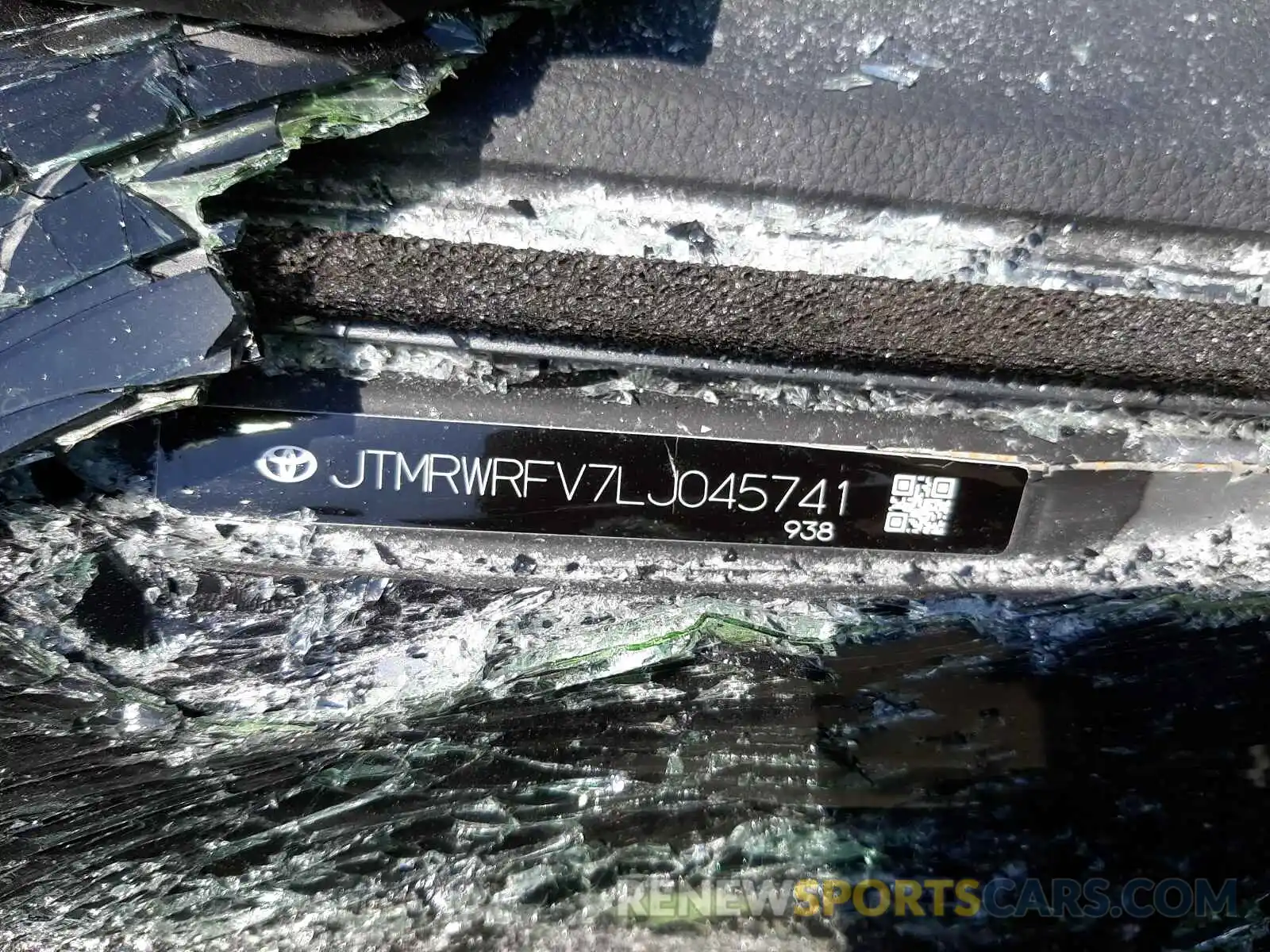 8 Фотография поврежденного автомобиля JTMRWRFV7LJ045741 TOYOTA RAV4 2020