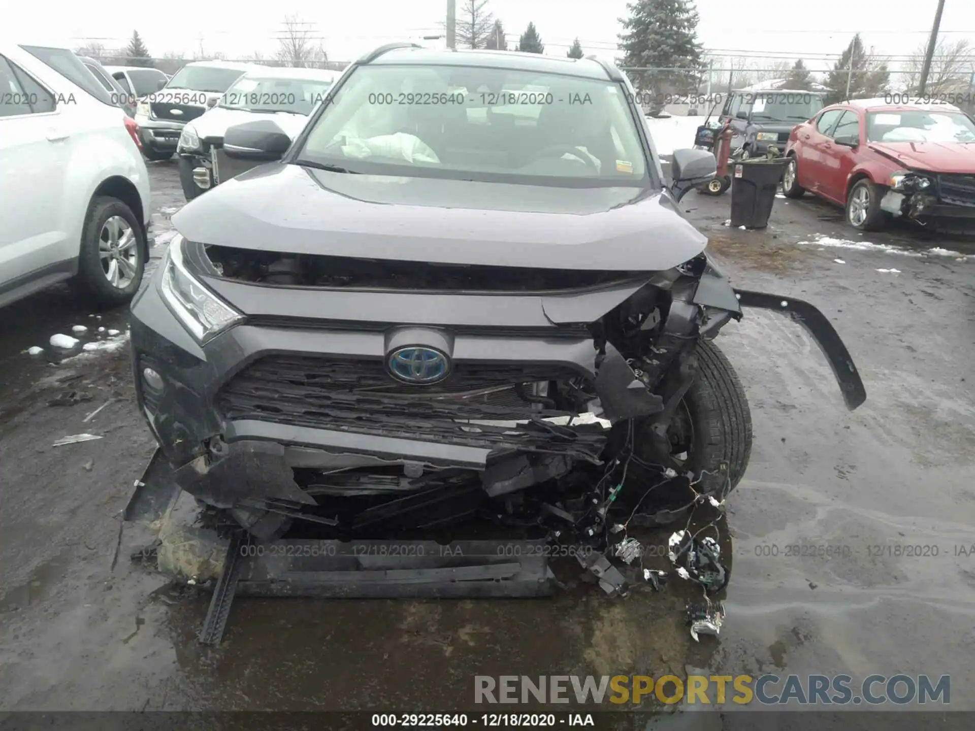 6 Photograph of a damaged car JTMRWRFV8LD049117 TOYOTA RAV4 2020