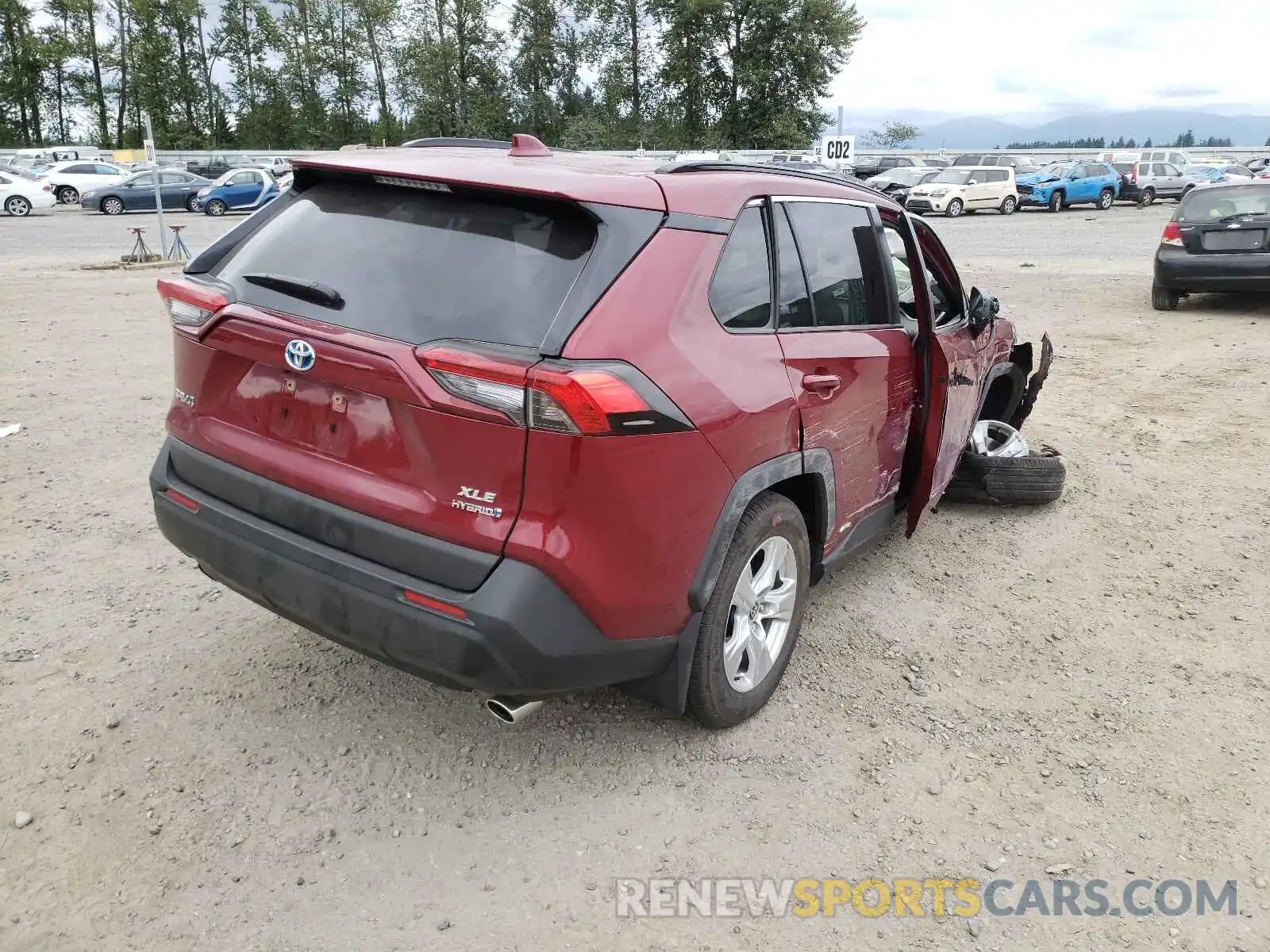 4 Photograph of a damaged car JTMRWRFV8LD058495 TOYOTA RAV4 2020