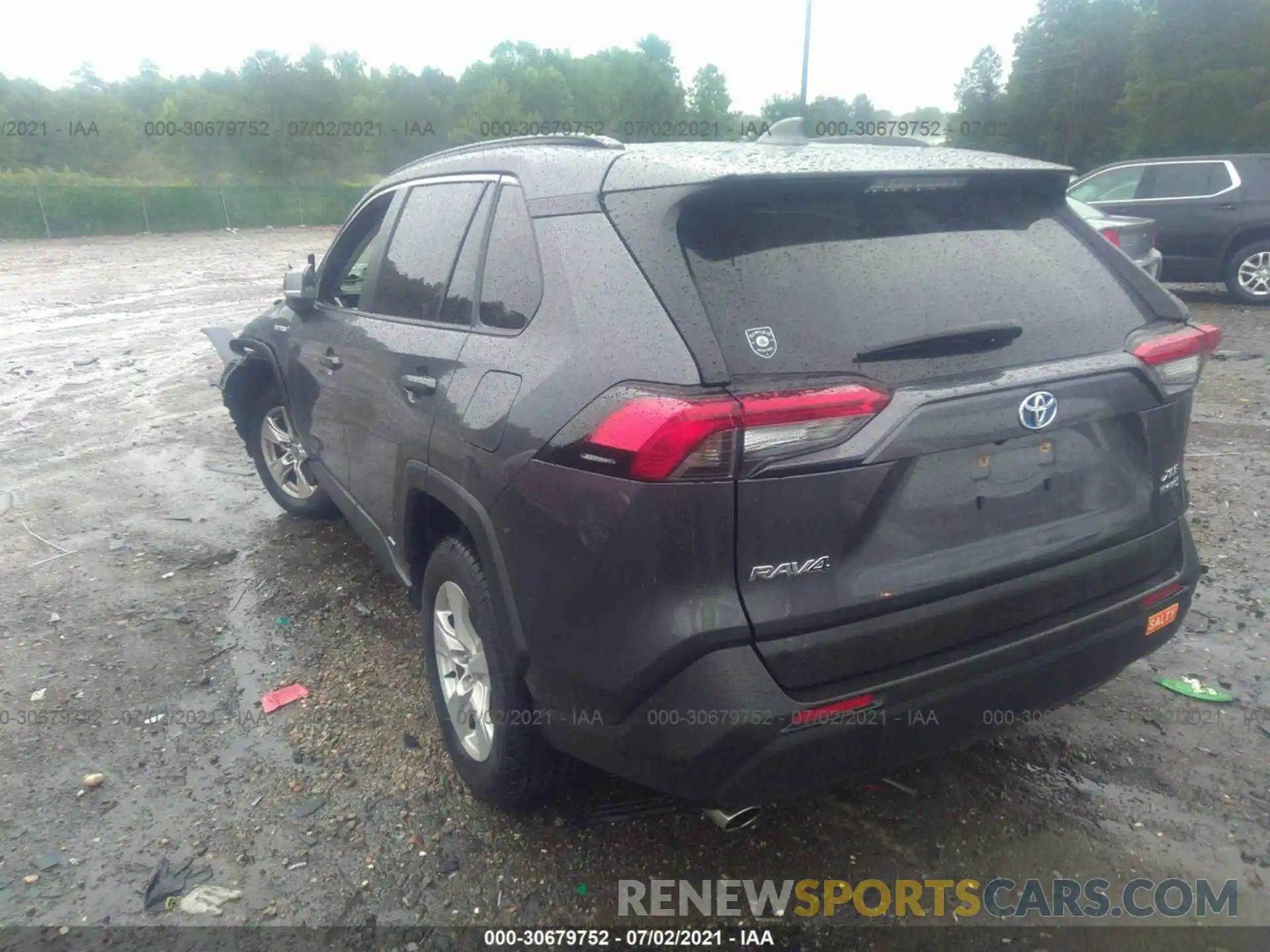 3 Photograph of a damaged car JTMRWRFV8LD067648 TOYOTA RAV4 2020