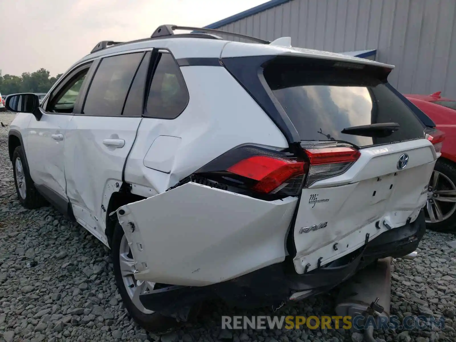 3 Photograph of a damaged car JTMRWRFV8LD067889 TOYOTA RAV4 2020