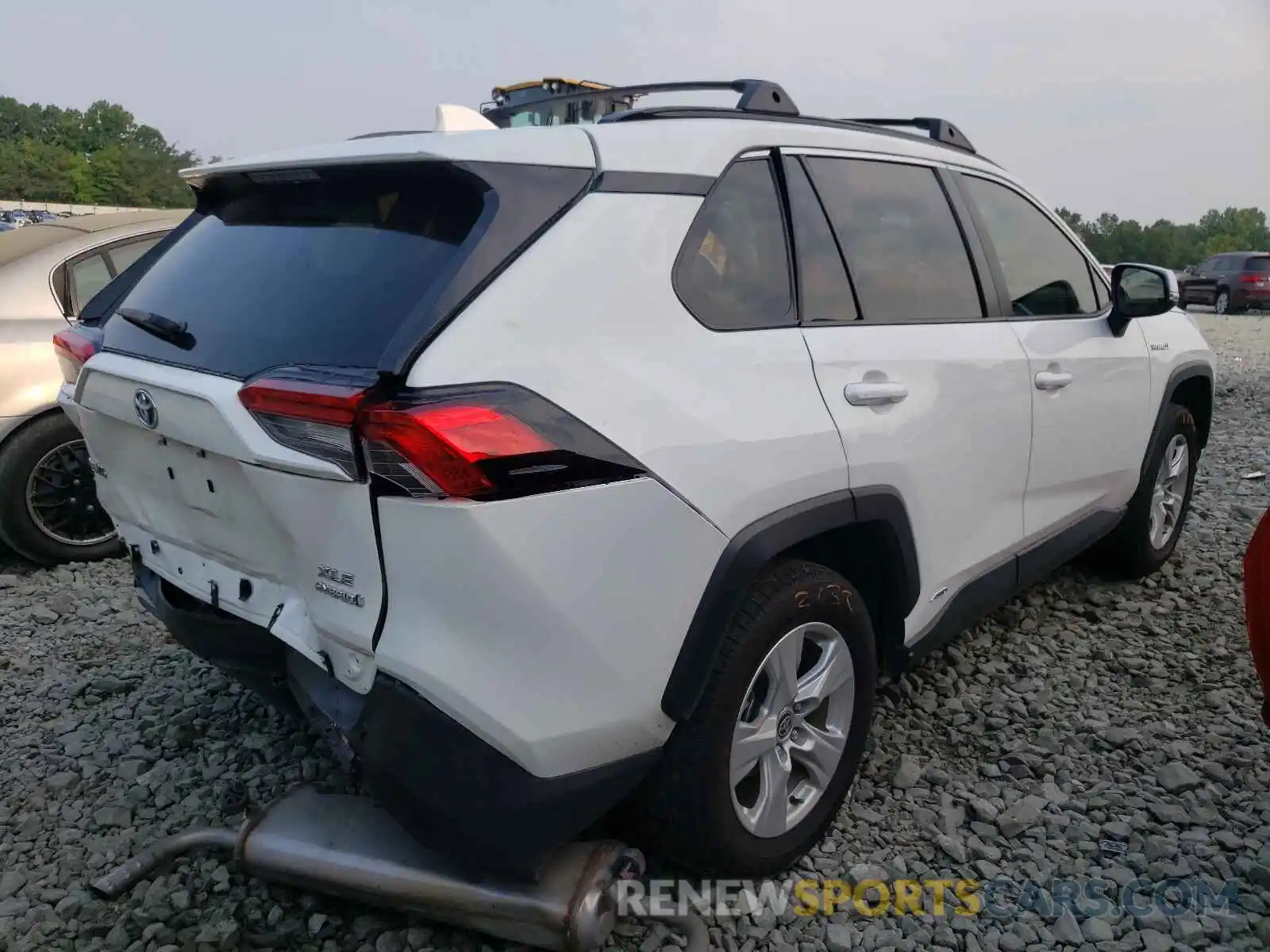 4 Photograph of a damaged car JTMRWRFV8LD067889 TOYOTA RAV4 2020