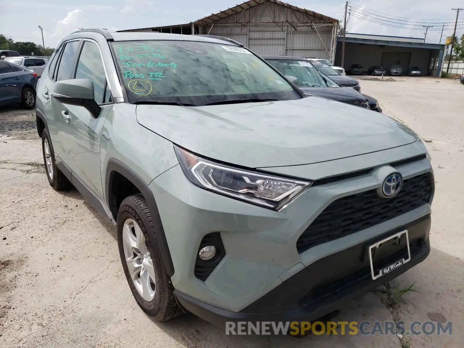 1 Photograph of a damaged car JTMRWRFV8LD071909 TOYOTA RAV4 2020