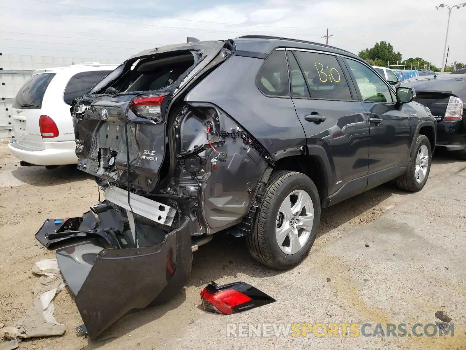 4 Photograph of a damaged car JTMRWRFV8LD534647 TOYOTA RAV4 2020