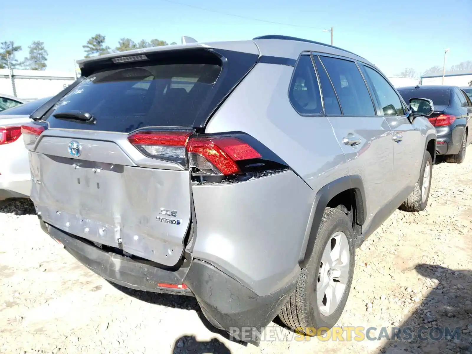 4 Photograph of a damaged car JTMRWRFV8LD549942 TOYOTA RAV4 2020