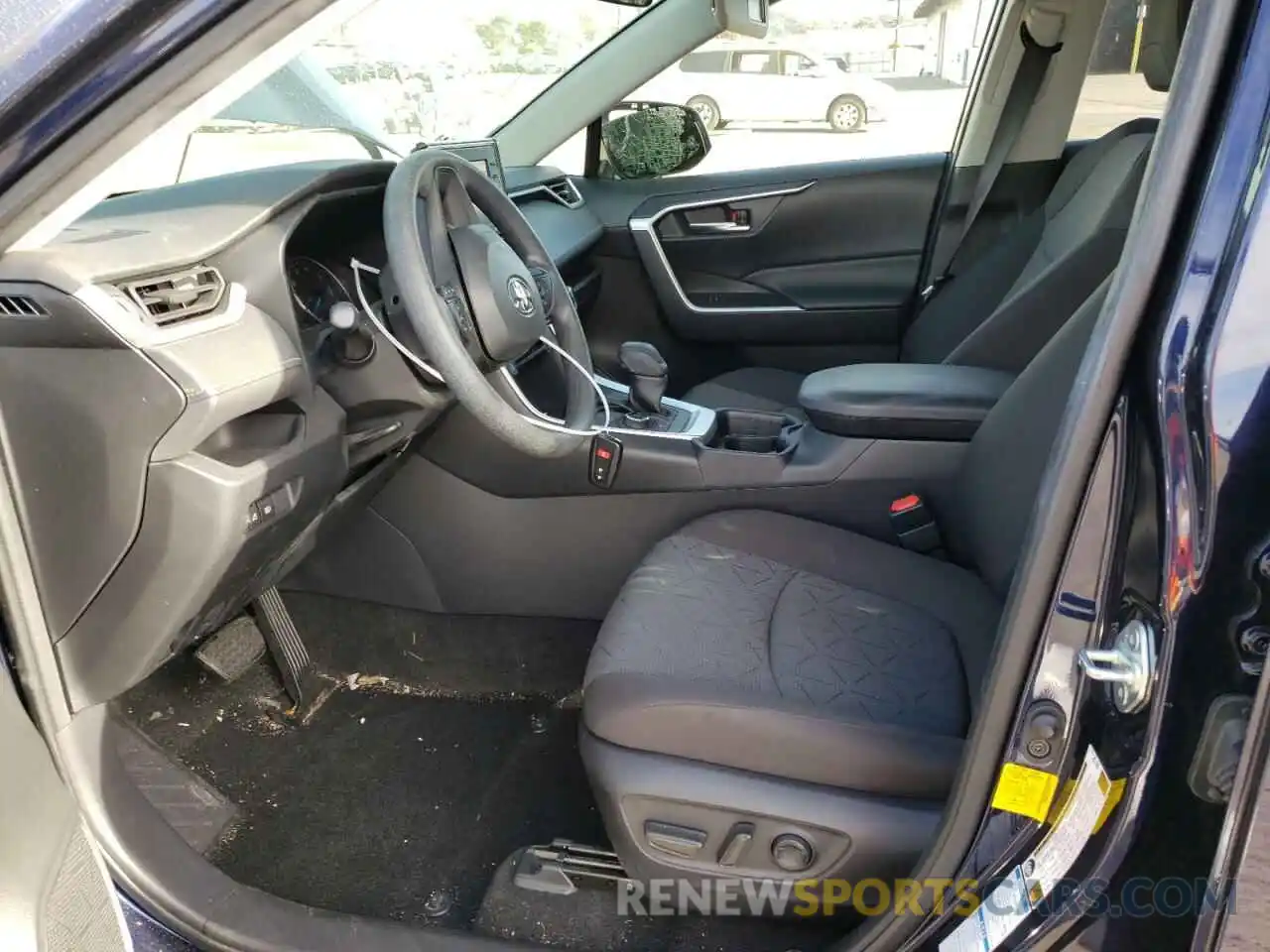 5 Photograph of a damaged car JTMRWRFV9LD057727 TOYOTA RAV4 2020