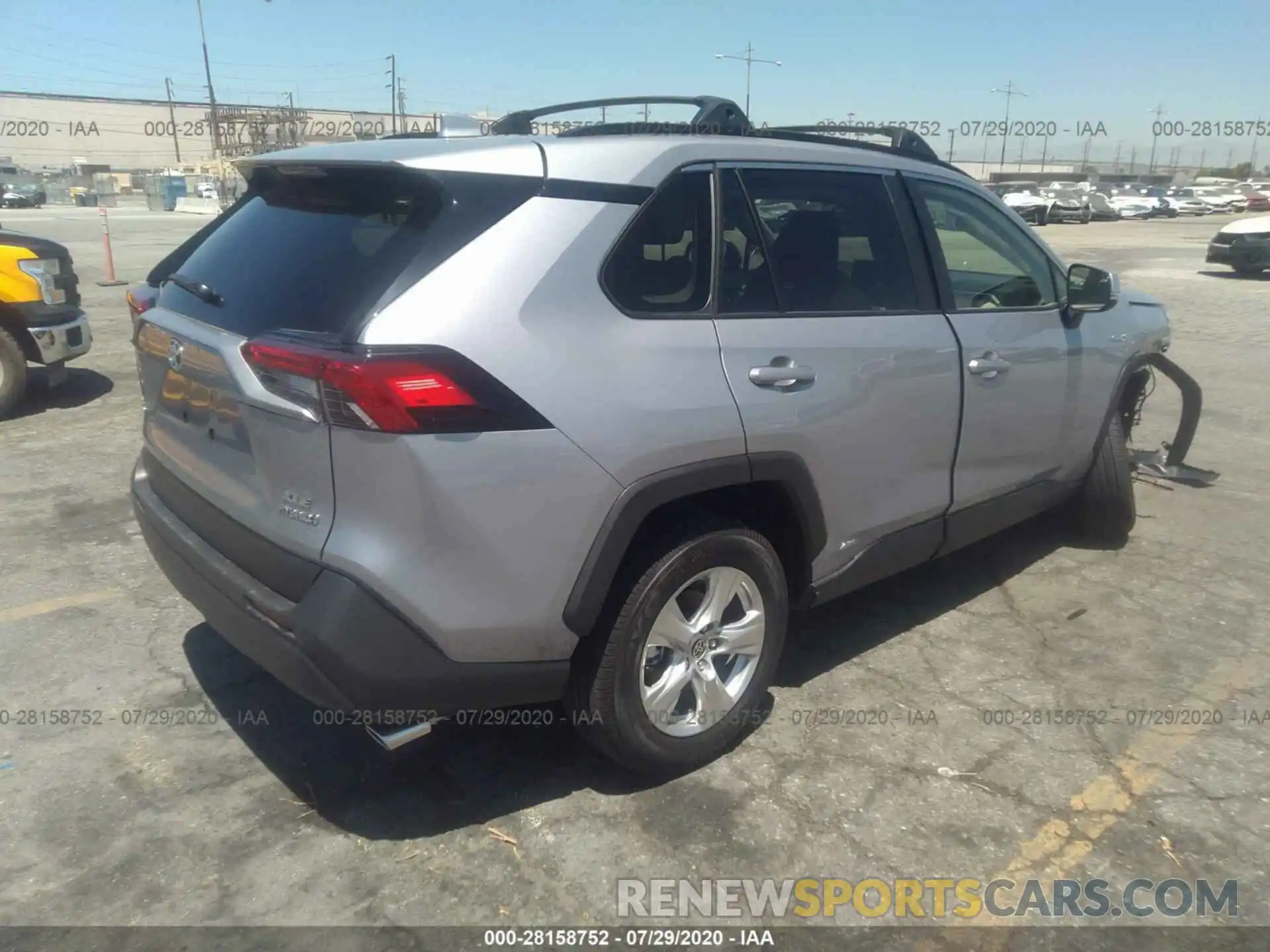 4 Photograph of a damaged car JTMRWRFV9LD062684 TOYOTA RAV4 2020