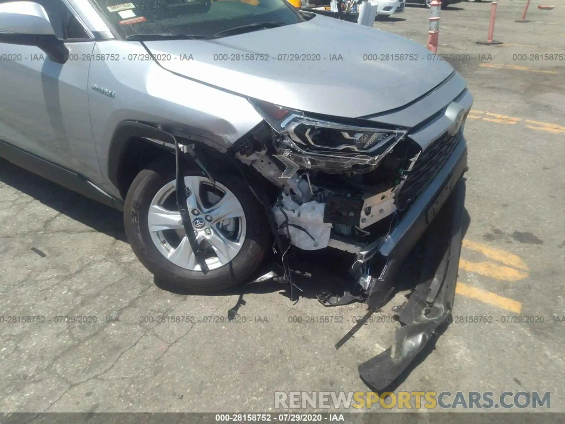 6 Photograph of a damaged car JTMRWRFV9LD062684 TOYOTA RAV4 2020