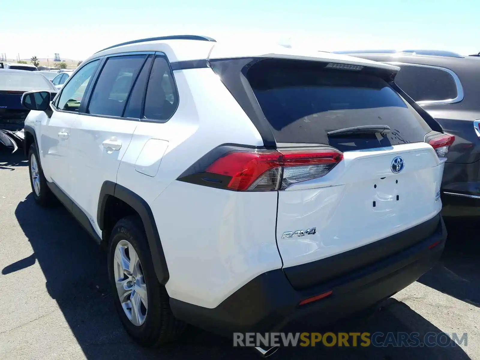 3 Photograph of a damaged car JTMRWRFV9LD064547 TOYOTA RAV4 2020