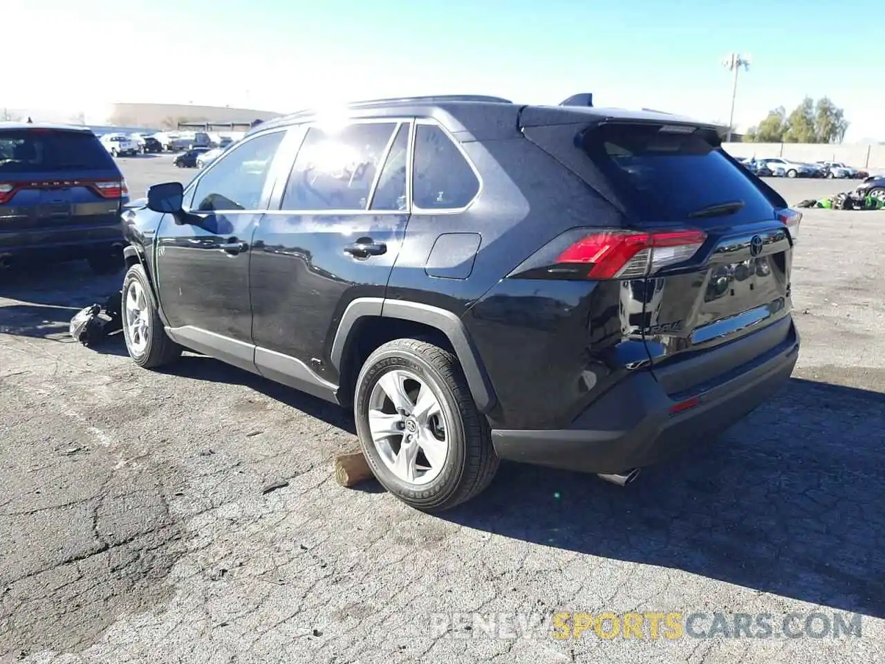 3 Photograph of a damaged car JTMRWRFV9LD066833 TOYOTA RAV4 2020