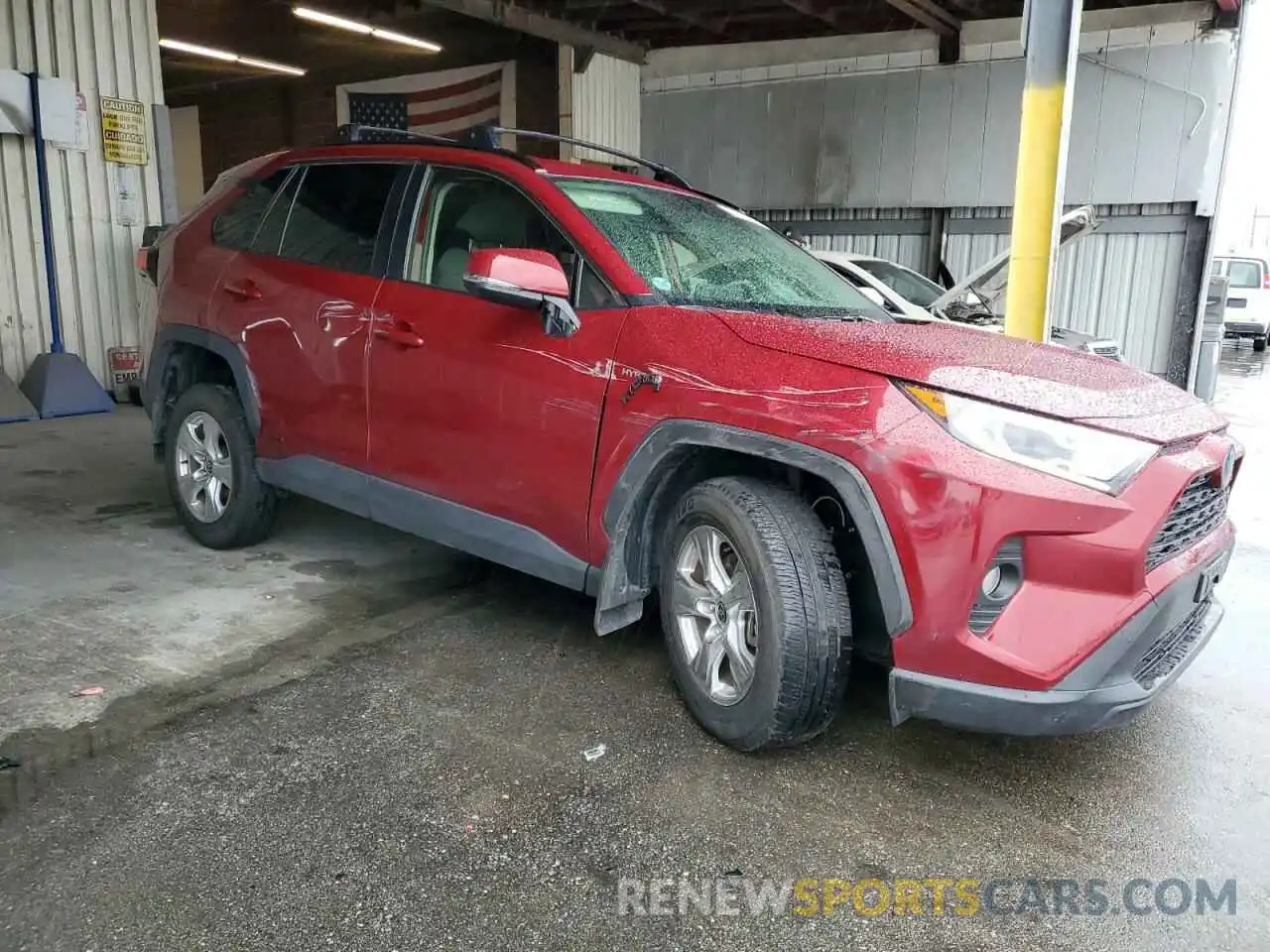 4 Photograph of a damaged car JTMRWRFV9LD071272 TOYOTA RAV4 2020