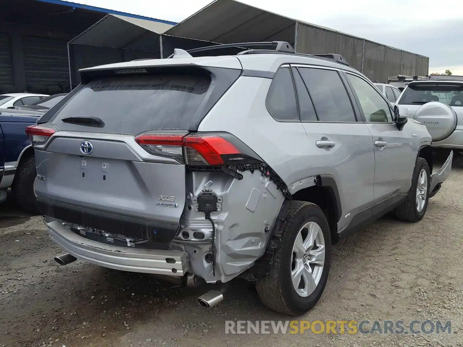 4 Photograph of a damaged car JTMRWRFV9LD541963 TOYOTA RAV4 2020