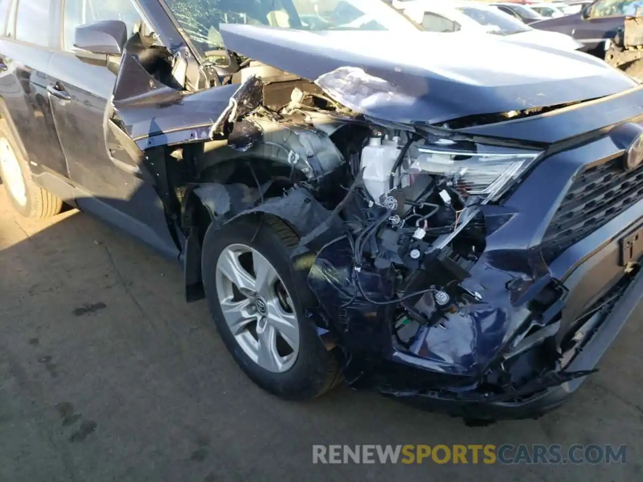 9 Photograph of a damaged car JTMRWRFV9LD544538 TOYOTA RAV4 2020