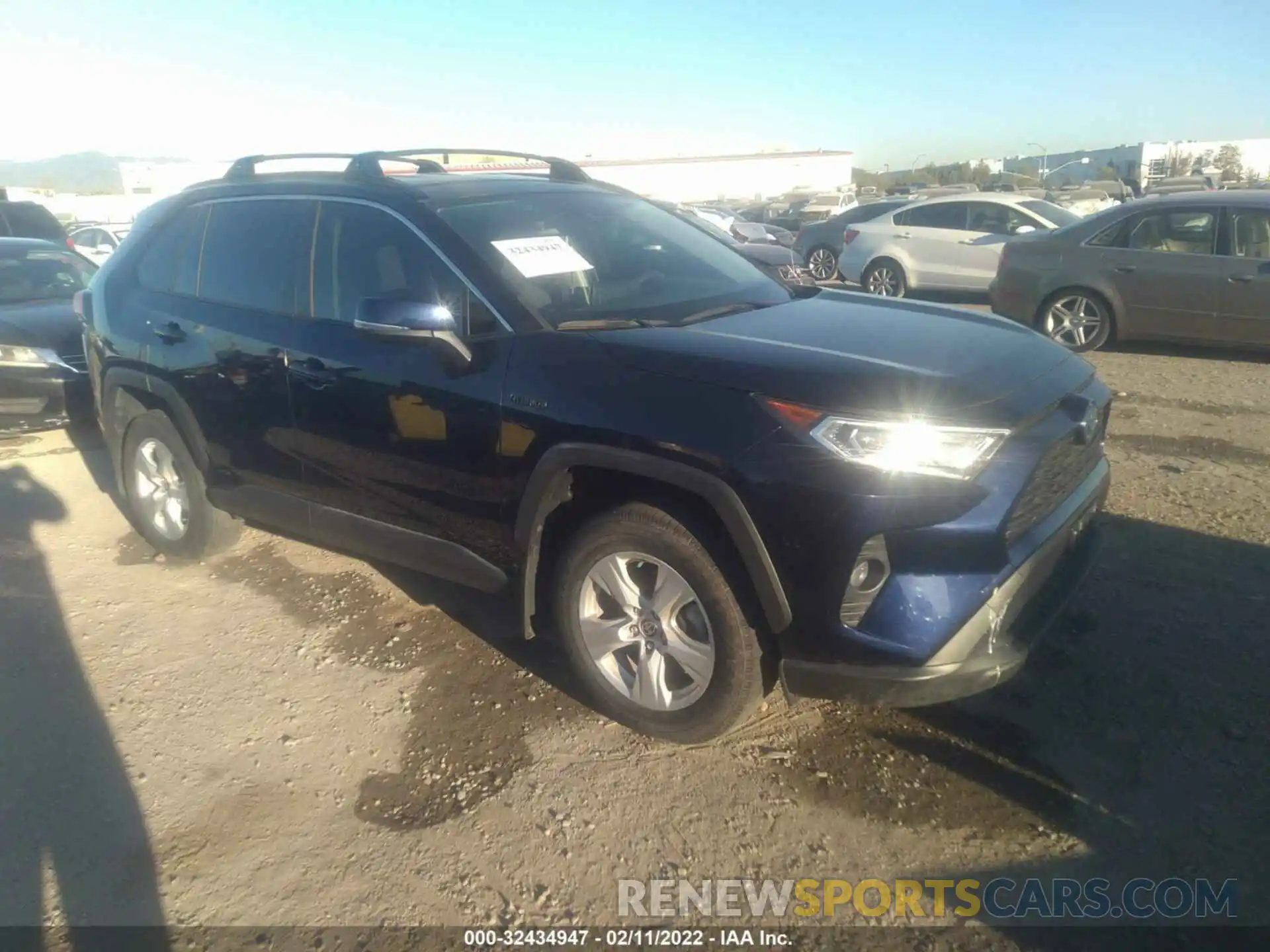 1 Photograph of a damaged car JTMRWRFV9LD549562 TOYOTA RAV4 2020