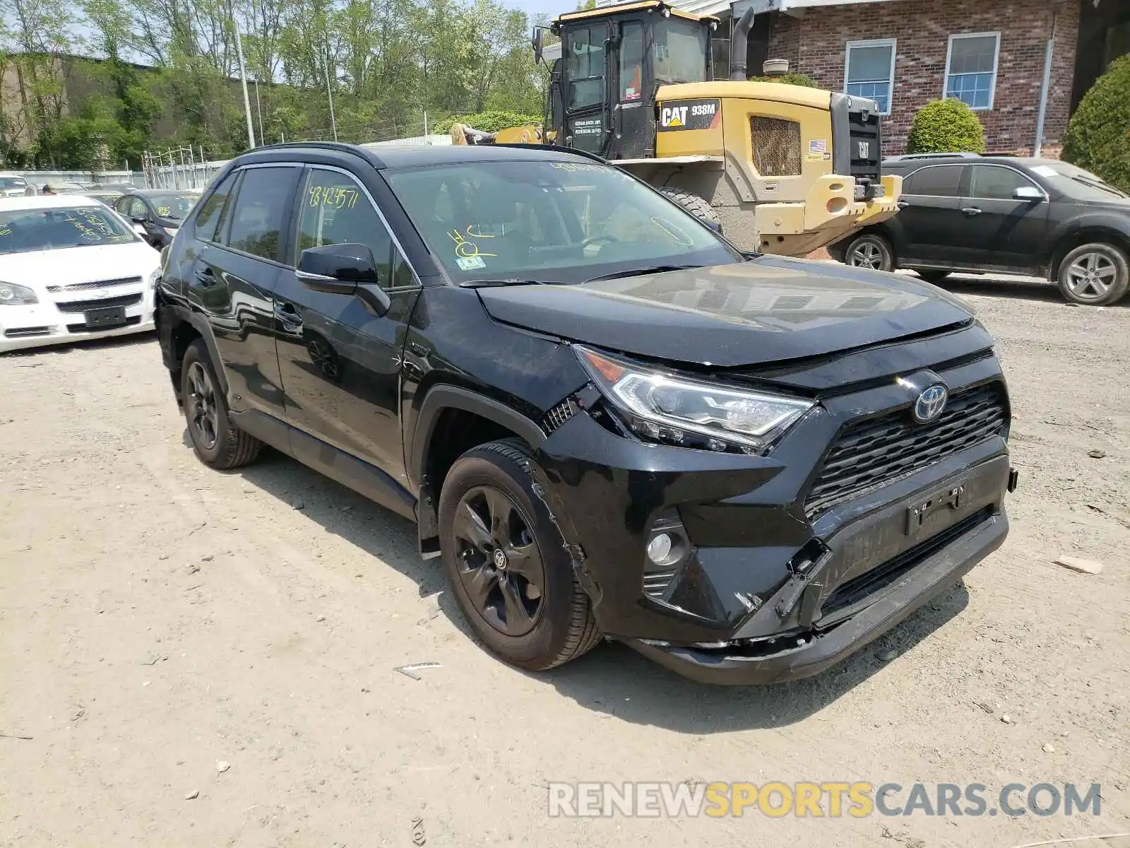 1 Photograph of a damaged car JTMRWRFV9LJ048219 TOYOTA RAV4 2020