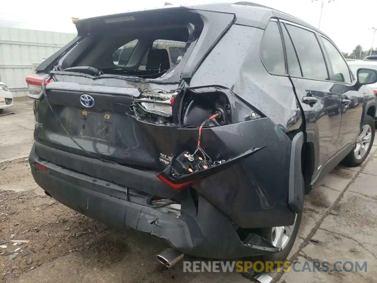 9 Photograph of a damaged car JTMRWRFVXLD055047 TOYOTA RAV4 2020