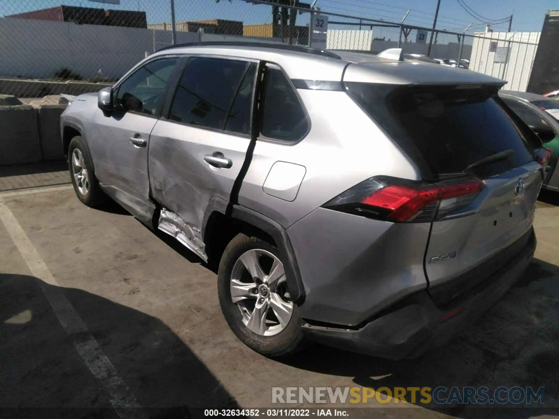 3 Фотография поврежденного автомобиля JTMRWRFVXLD064346 TOYOTA RAV4 2020