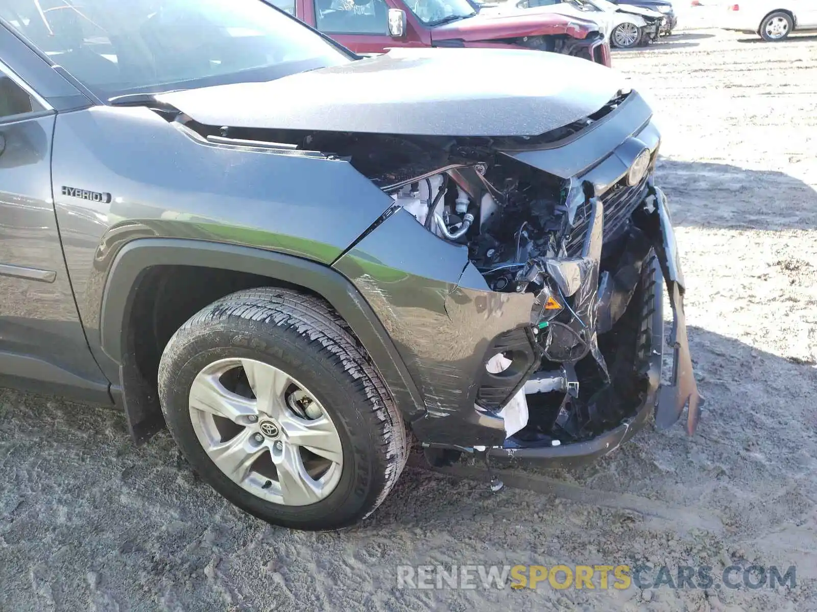 9 Photograph of a damaged car JTMRWRFVXLD072138 TOYOTA RAV4 2020