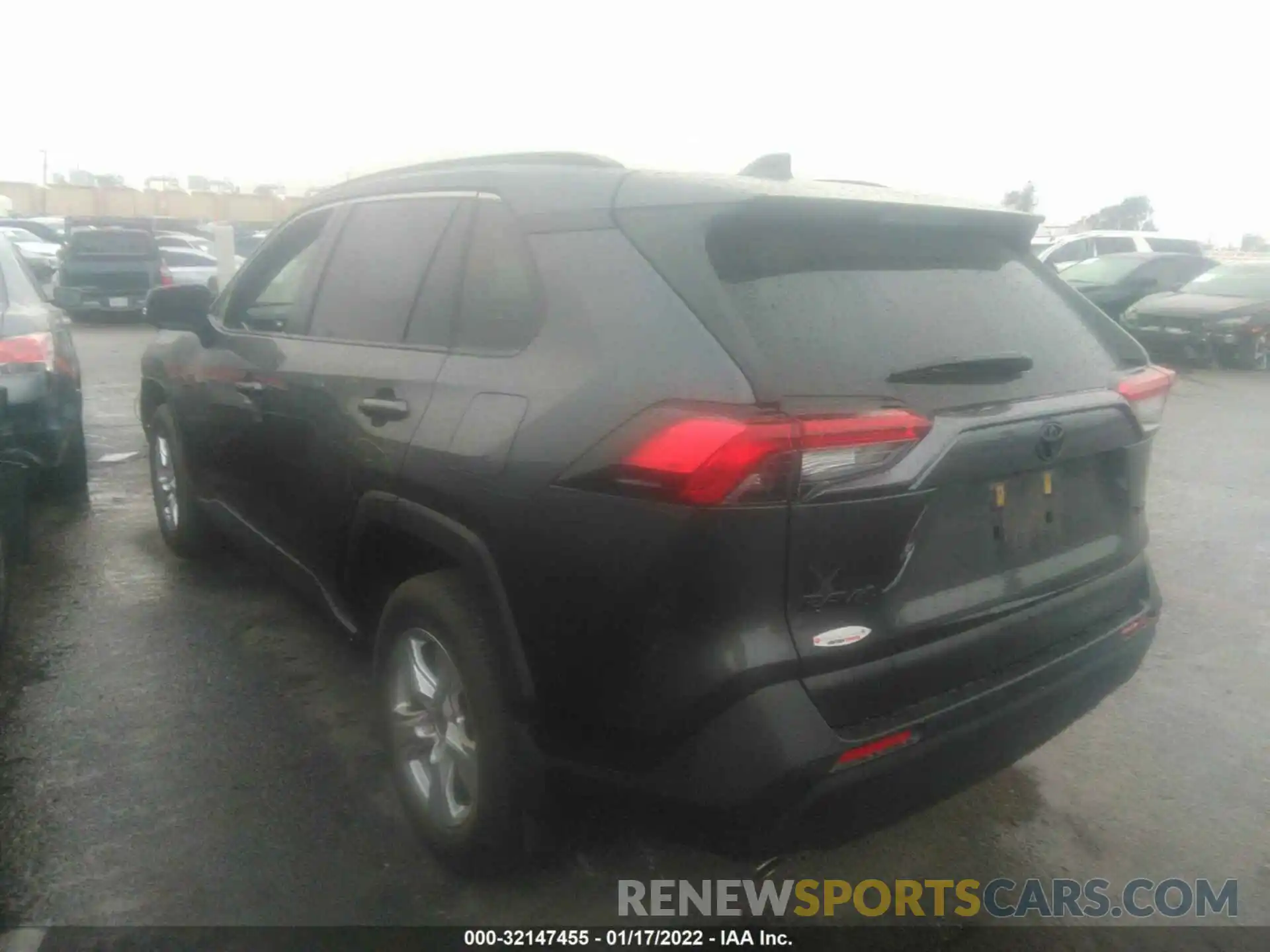 3 Фотография поврежденного автомобиля JTMW1RFV1LJ021176 TOYOTA RAV4 2020