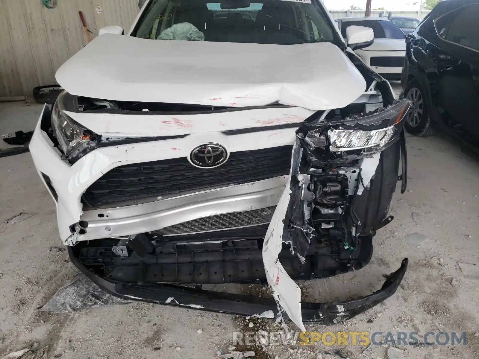 9 Photograph of a damaged car JTMW1RFV3LD049723 TOYOTA RAV4 2020