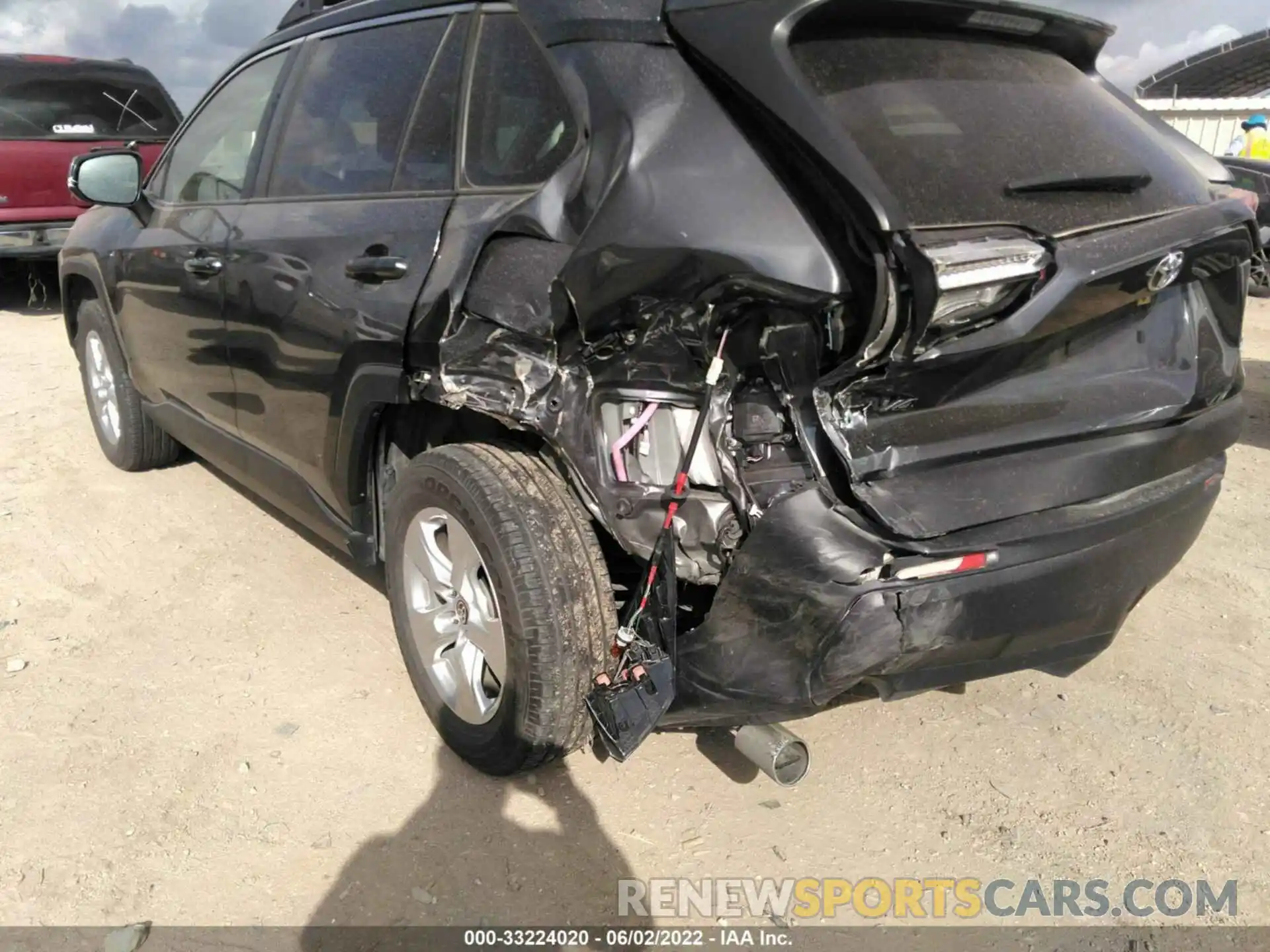 6 Photograph of a damaged car JTMW1RFV4LJ018868 TOYOTA RAV4 2020