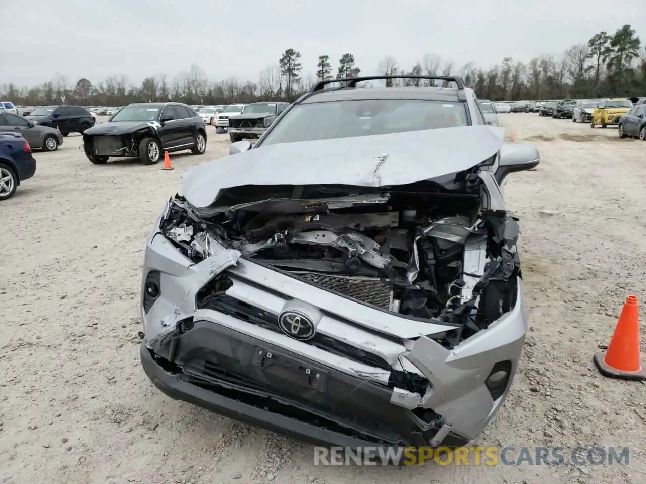 9 Photograph of a damaged car JTMW1RFV5LD053286 TOYOTA RAV4 2020