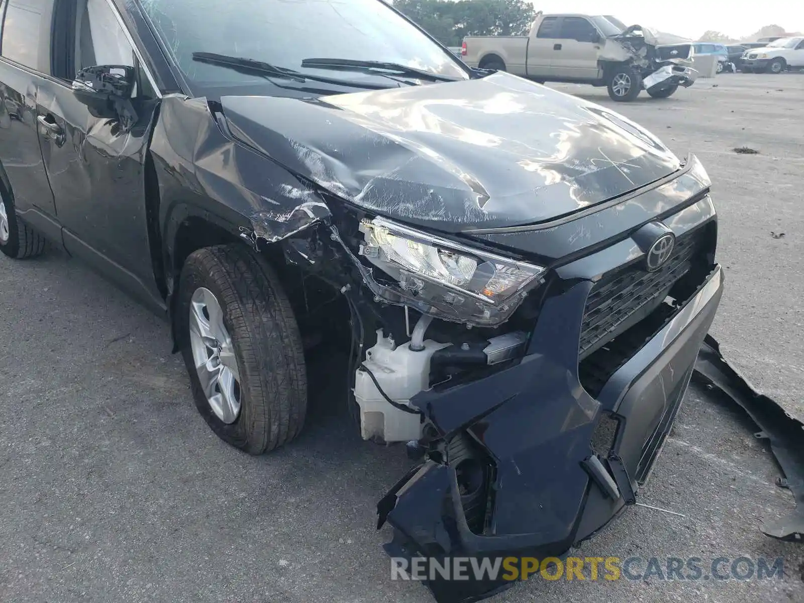 9 Photograph of a damaged car JTMW1RFV5LJ019804 TOYOTA RAV4 2020