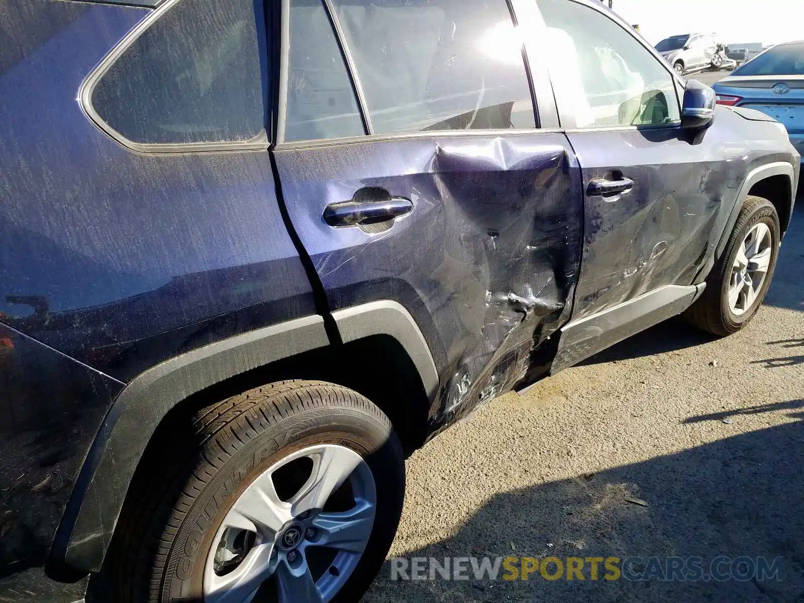 9 Photograph of a damaged car JTMW1RFV6LD044743 TOYOTA RAV4 2020