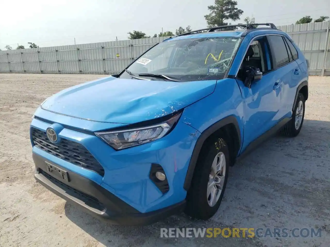 2 Фотография поврежденного автомобиля JTMW1RFV8LD045747 TOYOTA RAV4 2020